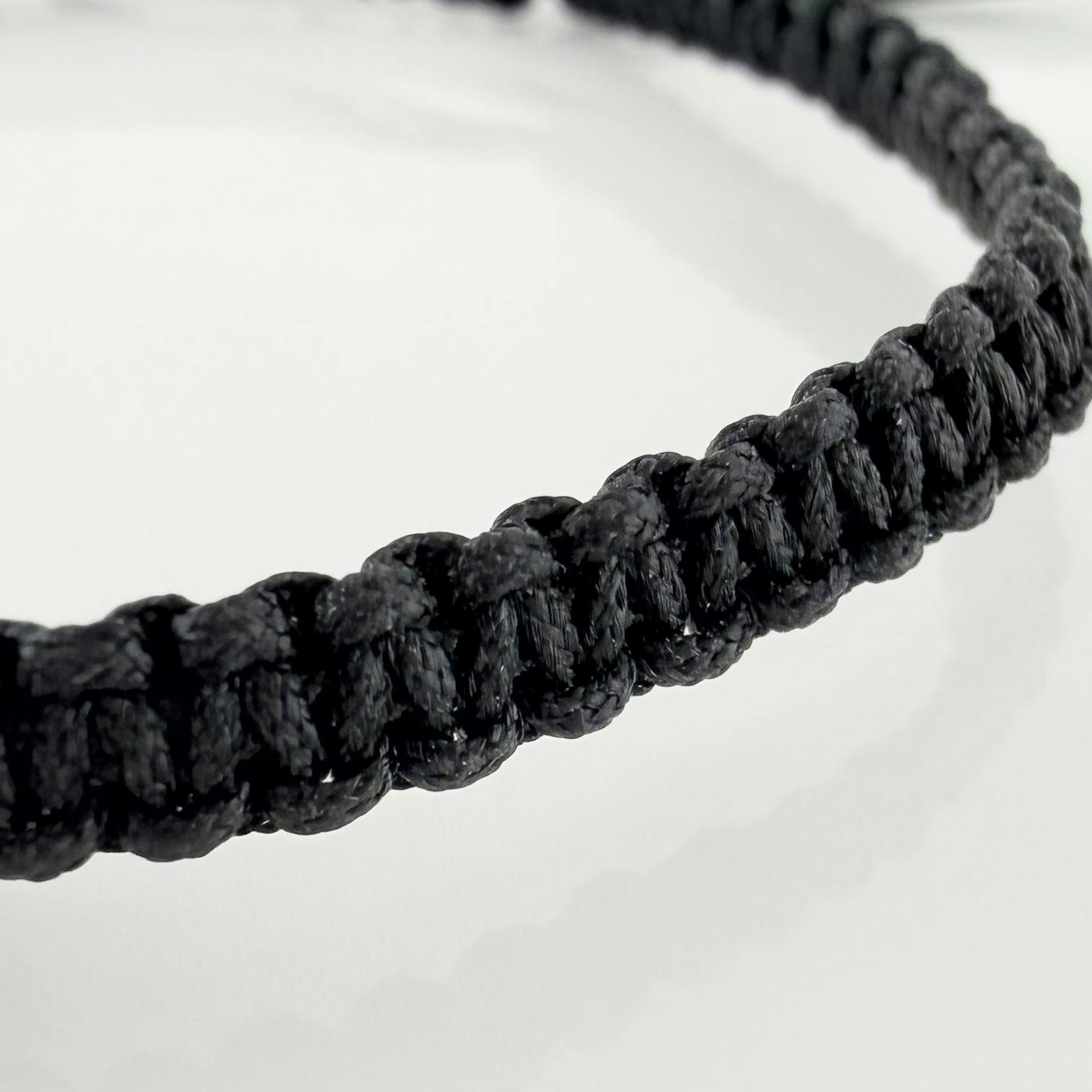 Pulsera Tejida Negra Morralla Cubica 3Mm 3Und Oro Amarillo 18K