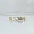 Anillo Solitario Carril Incrustado 2.15gr / T6 3/4 / Circones Blancos Oro Amarillo 18K