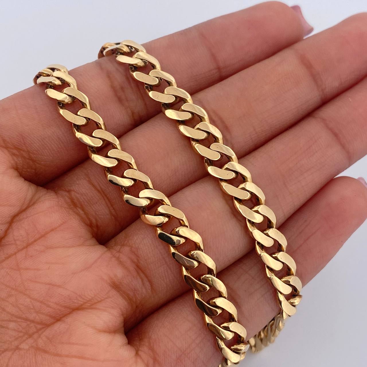 Cadena Cubana 25.1gr / 61cm / 6.1mm Oro Amarillo 18K $