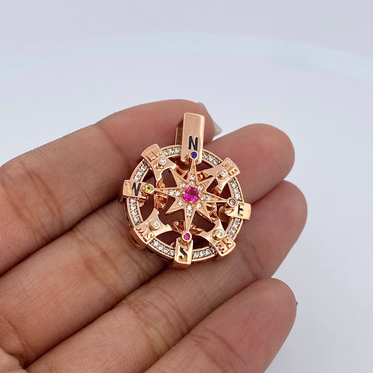 Dije Estrella Cardinal 12.05gr / 2.9cm / Circones De Colores Oro Rosa 18K $