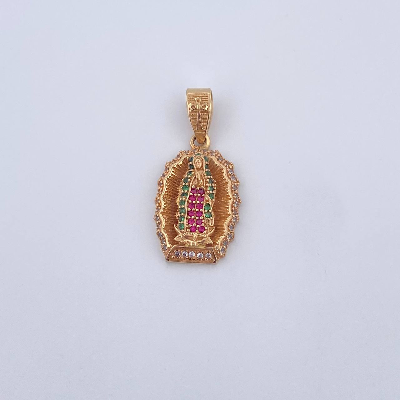 Dije Virgen de Guadalupe 4.05gr / 3cm / Circones Fucsias Verdes Blancos Oro Amarillo 18K $