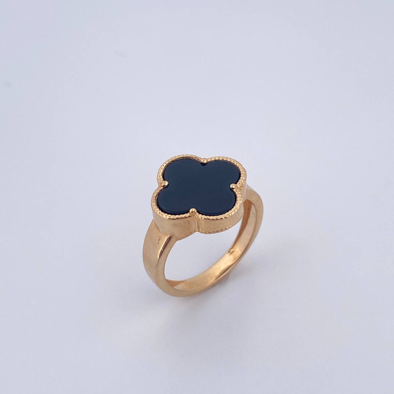 Anillo Trebol  4.65gr / T6 3/4 / Onix Negro Oro Amarillo Nac.Esp. 18K $