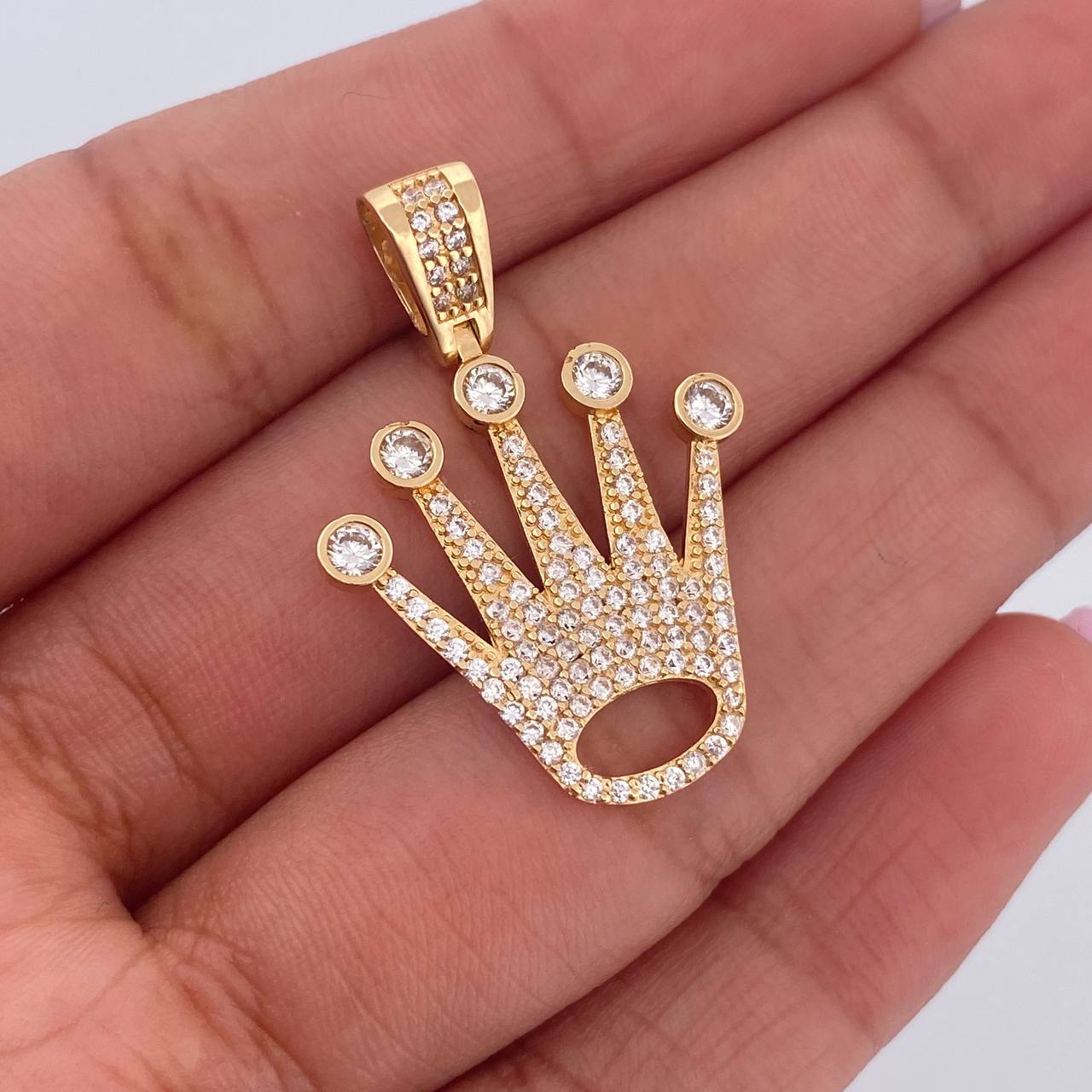 Dije Corona RX 3.55gr / 3.1cm / Circones Blancos Oro Amarillo 18K $