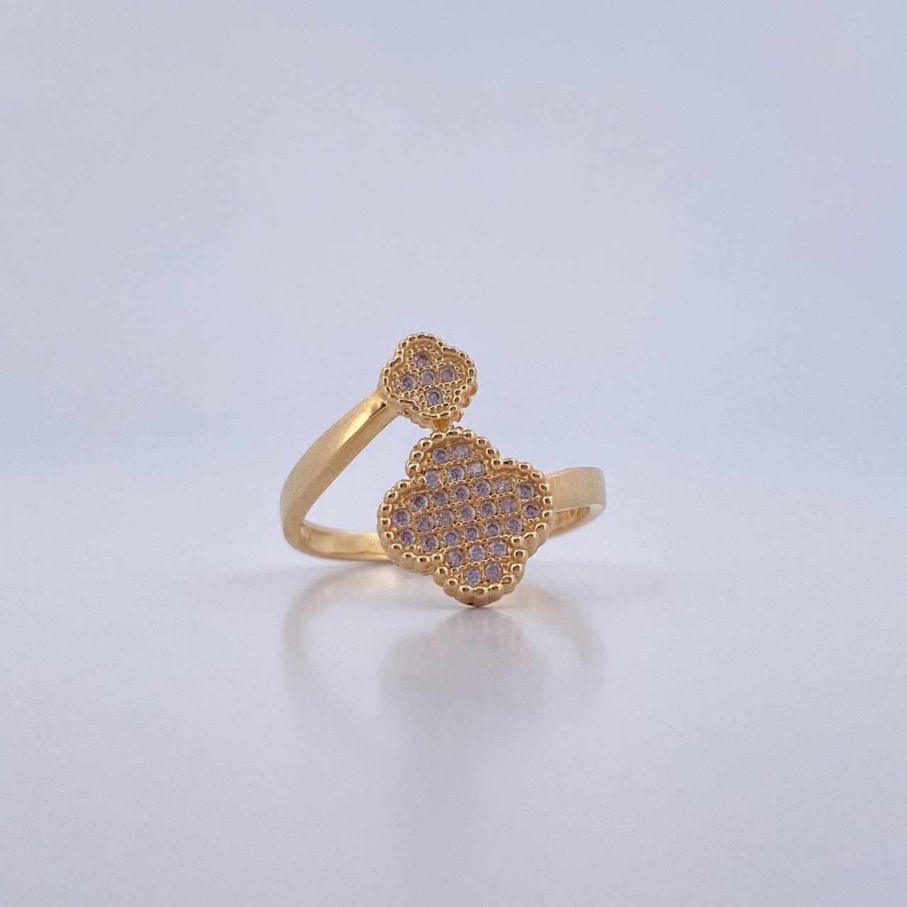 Anillo Abrazo Trebol 3.05gr / T6 1/2 / Circones Blancos Oro Amarillo 18K $