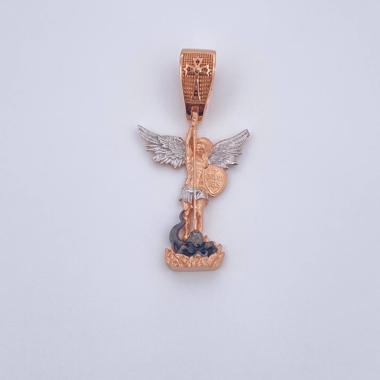 Dije San Miguel Arcángel 4.85gr / 3.8cm / Tres Oros 18K $