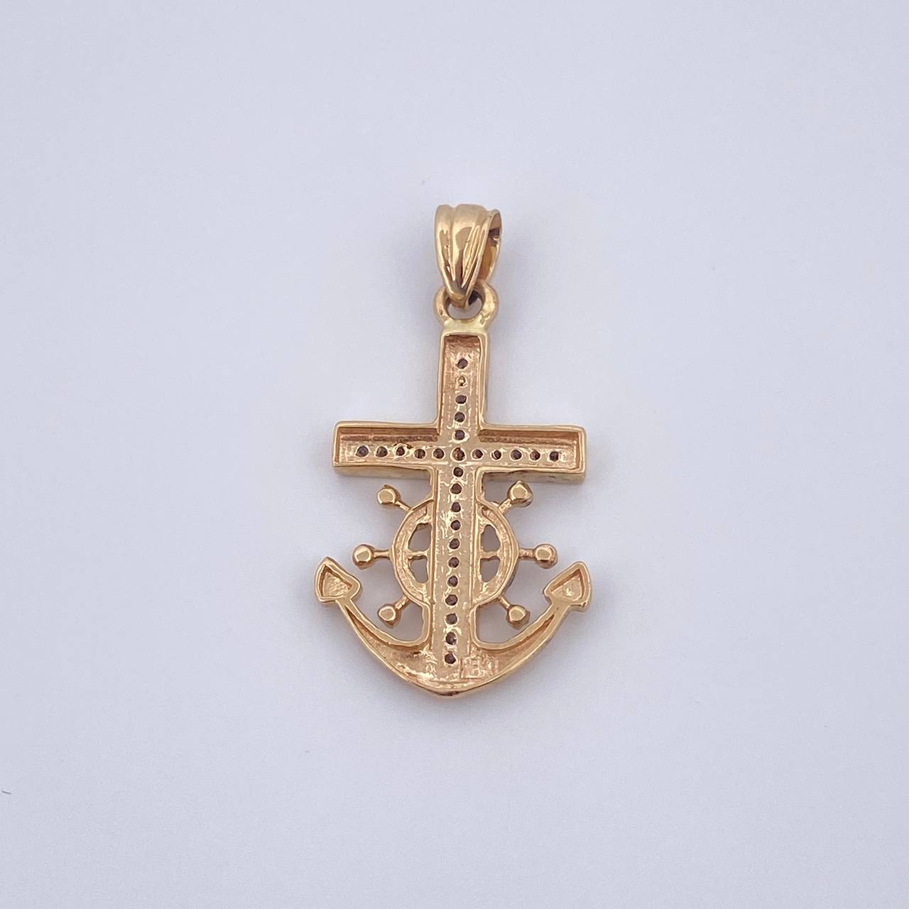 Dije Ancla Timon 2.8gr / 3cm / Circones Blancos Oro Amarillo 18K $