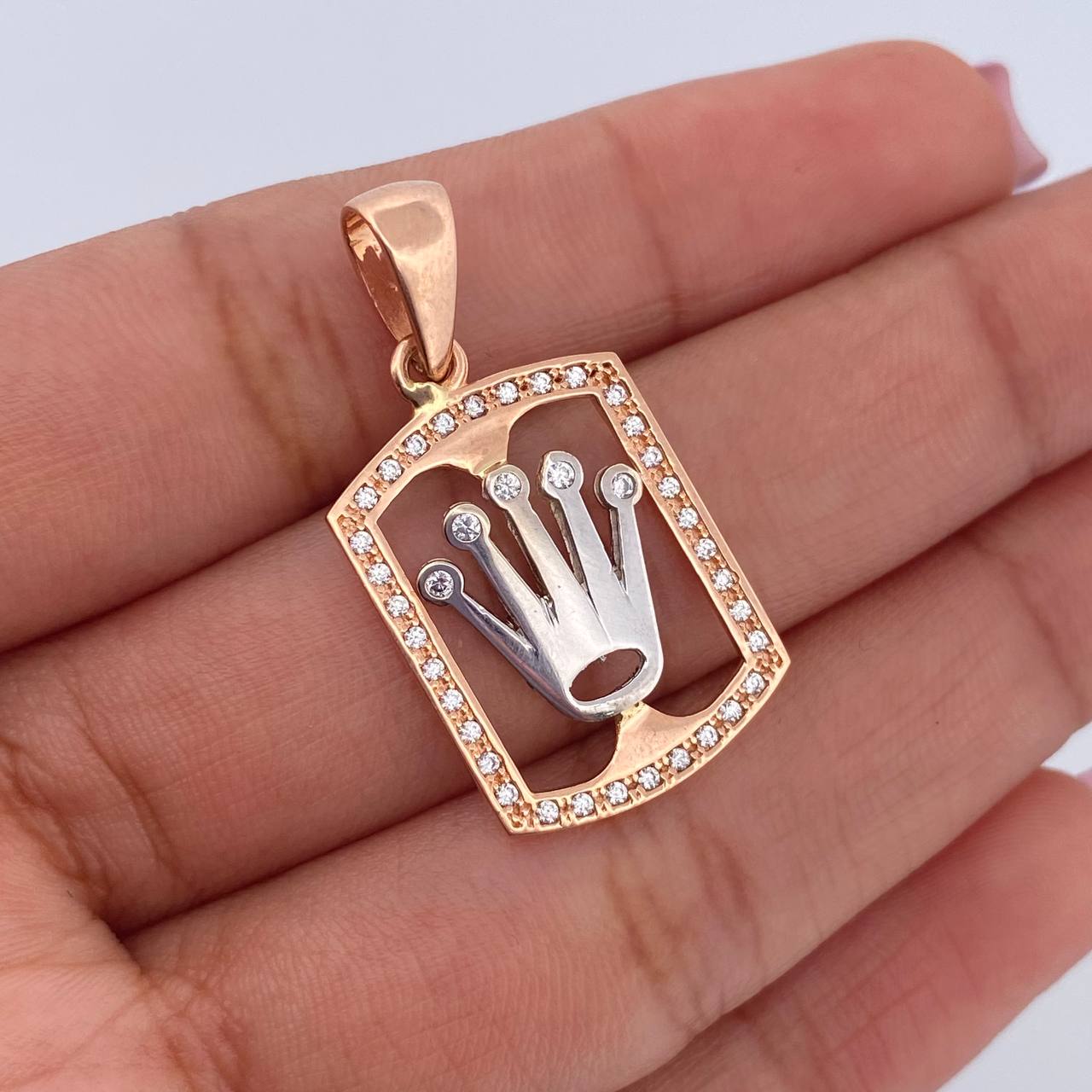 Dije Rectangular Corona RX 2.85gr / 2.9cm / Circones Blancos Dos Oros Blanco Rosa 18K $