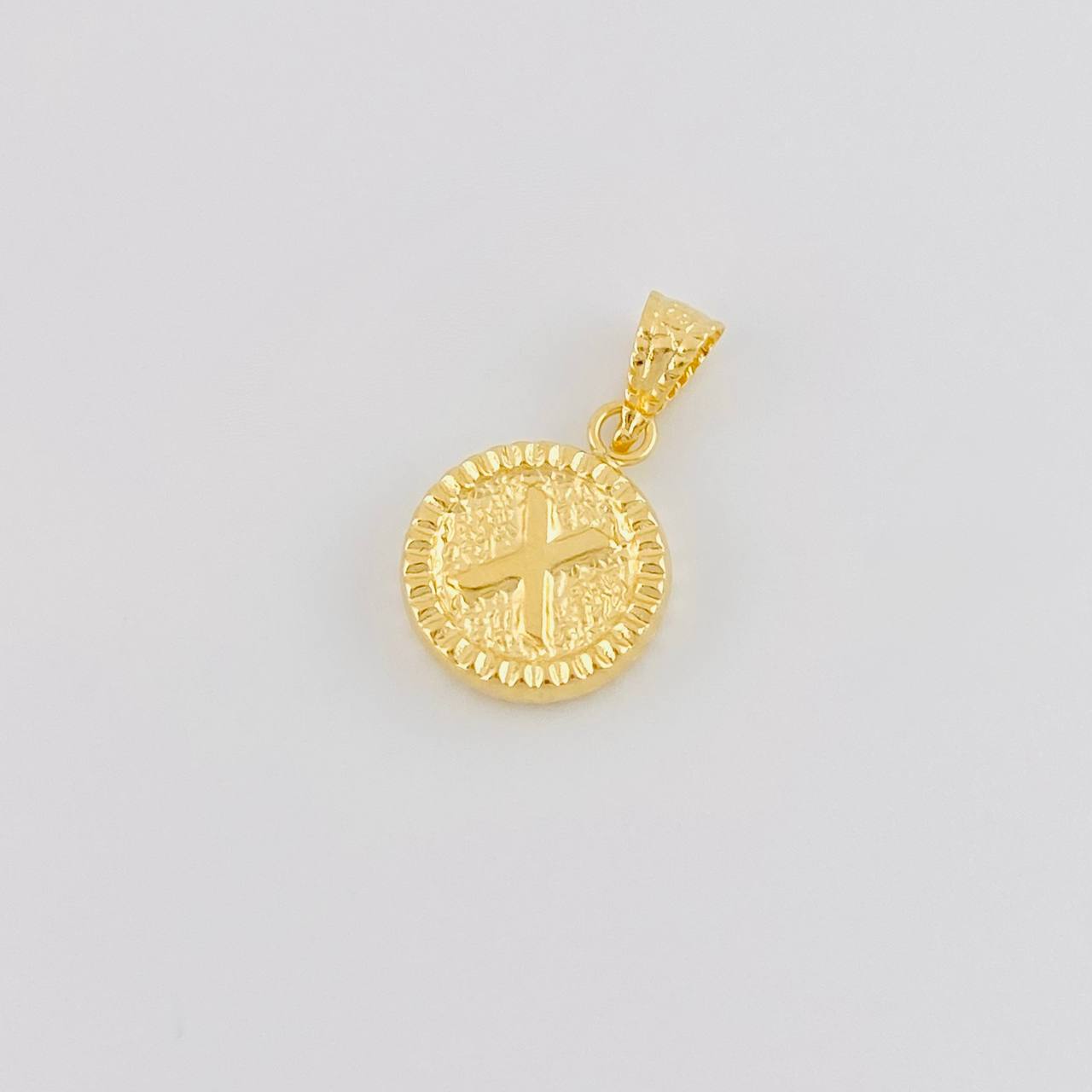 Dije Letra X Marco Bordeado 0.55g / 1.7cm Oro Amarillo 18K