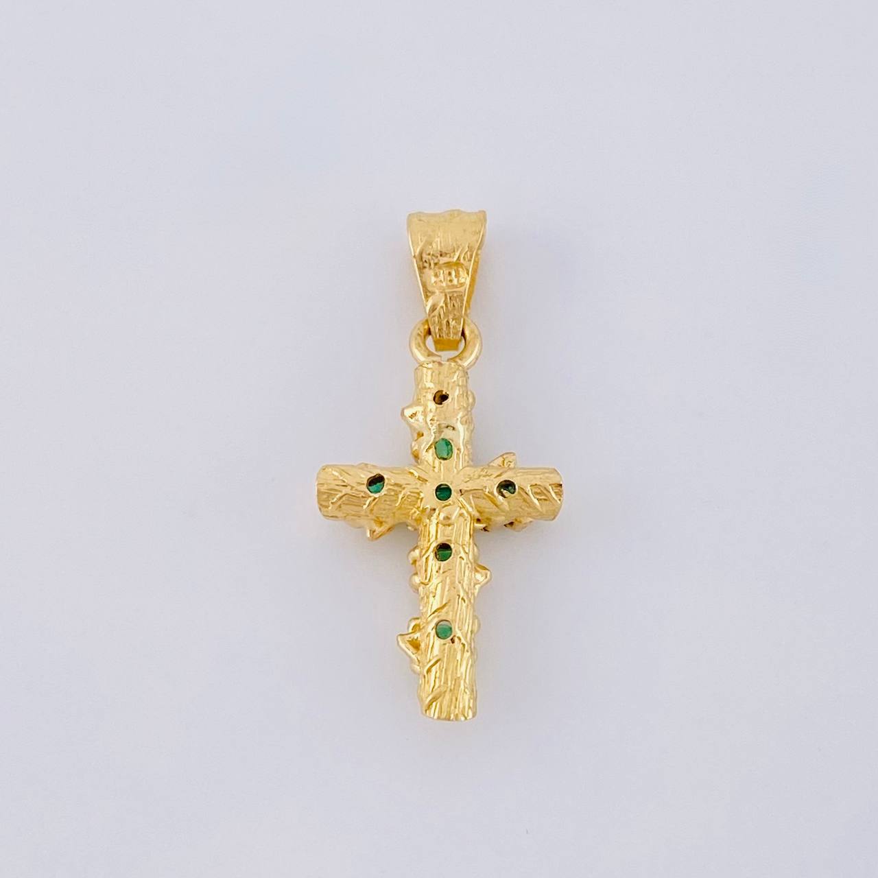 Dije Cruz Tronco Esmeraldas 80Pts 1.7 g / 3.2 cm Oro Amarillo 18K
