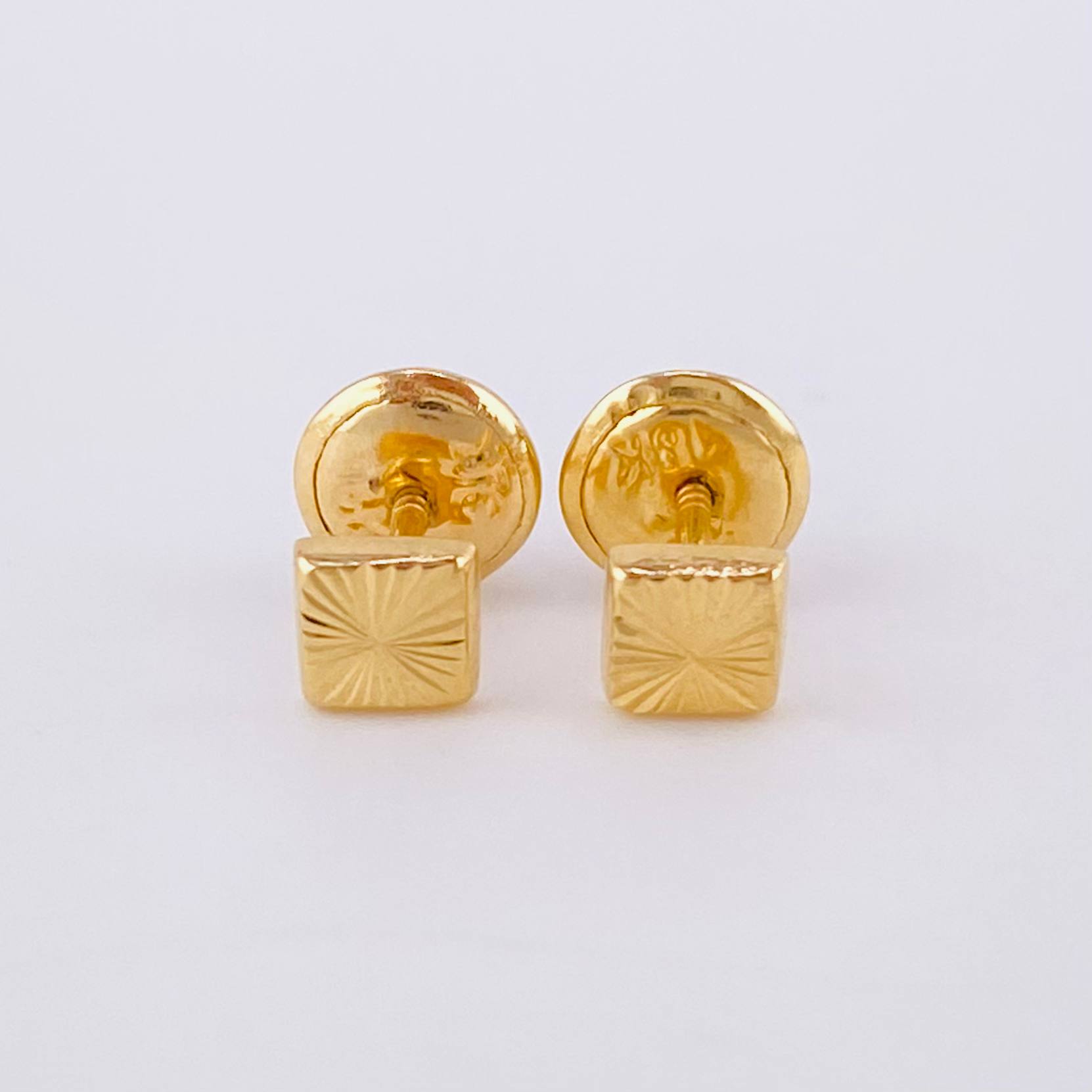 Topos Cuadro Diamantado 0.95g / 8.1mm Oro Amarillo 18K