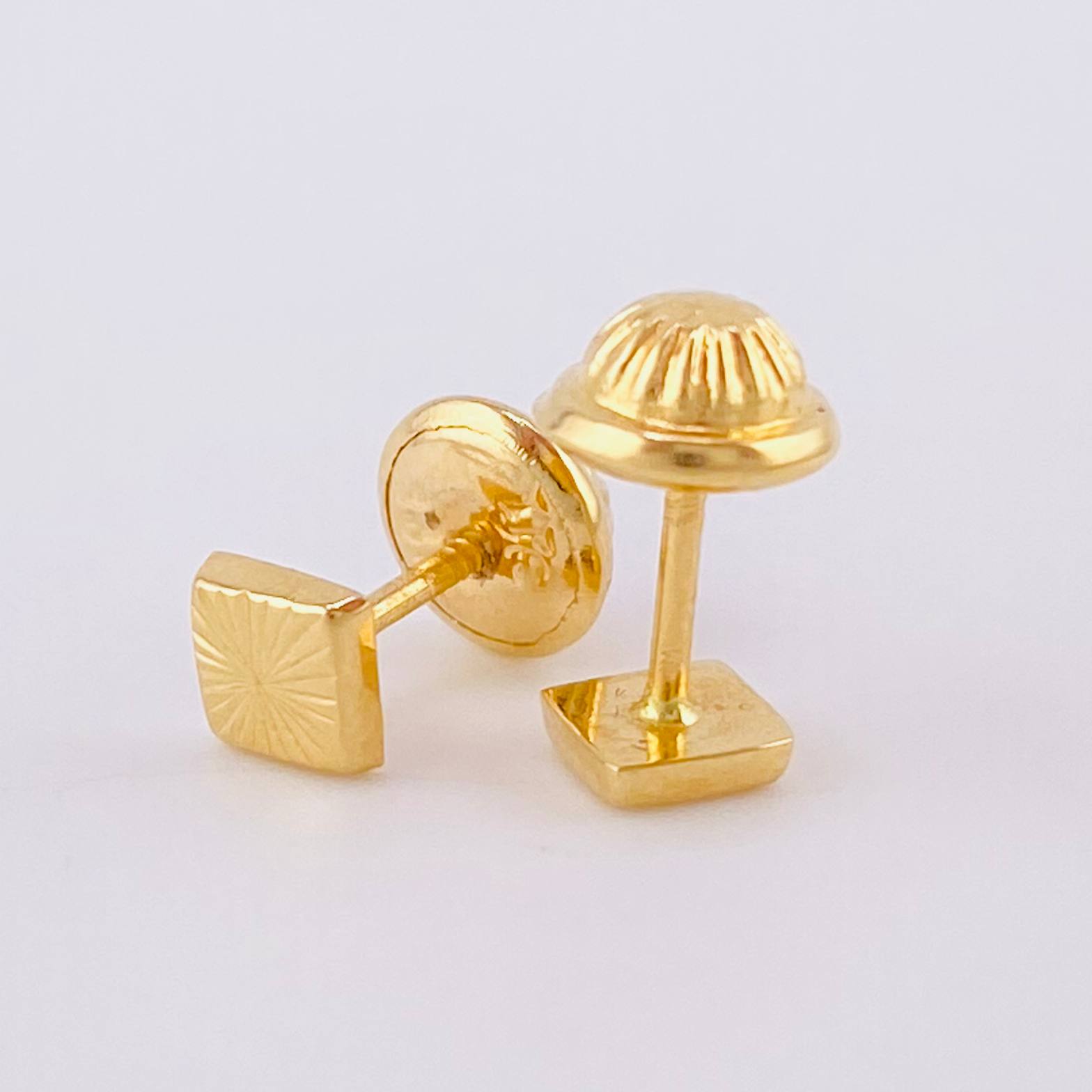 Topos Cuadro Diamantado 0.95g / 8.1mm Oro Amarillo 18K