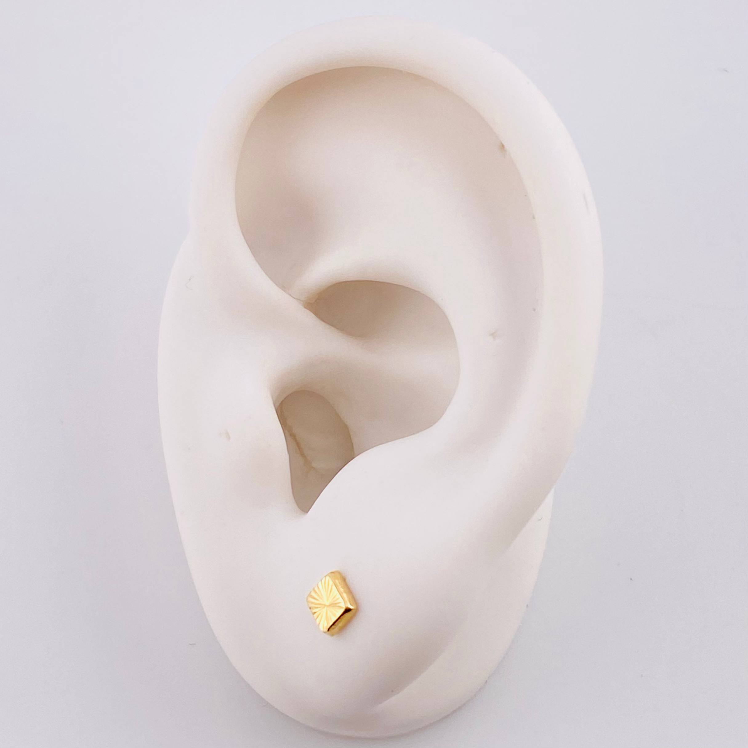 Topos Cuadro Diamantado 0.95g / 8.1mm Oro Amarillo 18K