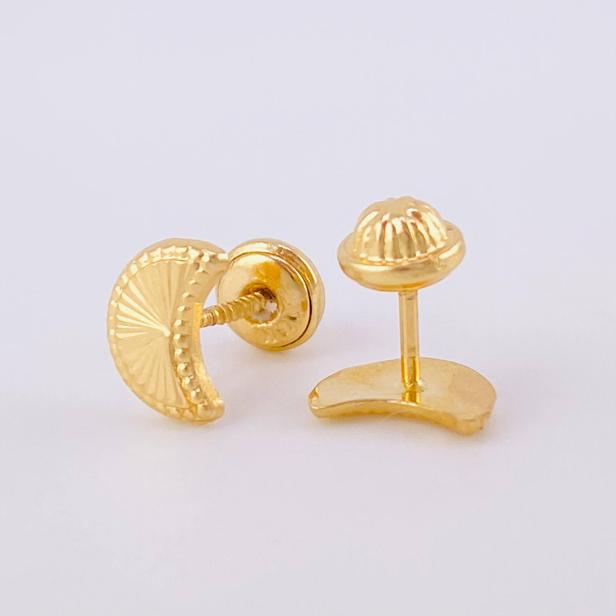 Topos Media Luna Diamantada 0.65g / 8mm Oro Amarillo 18K
