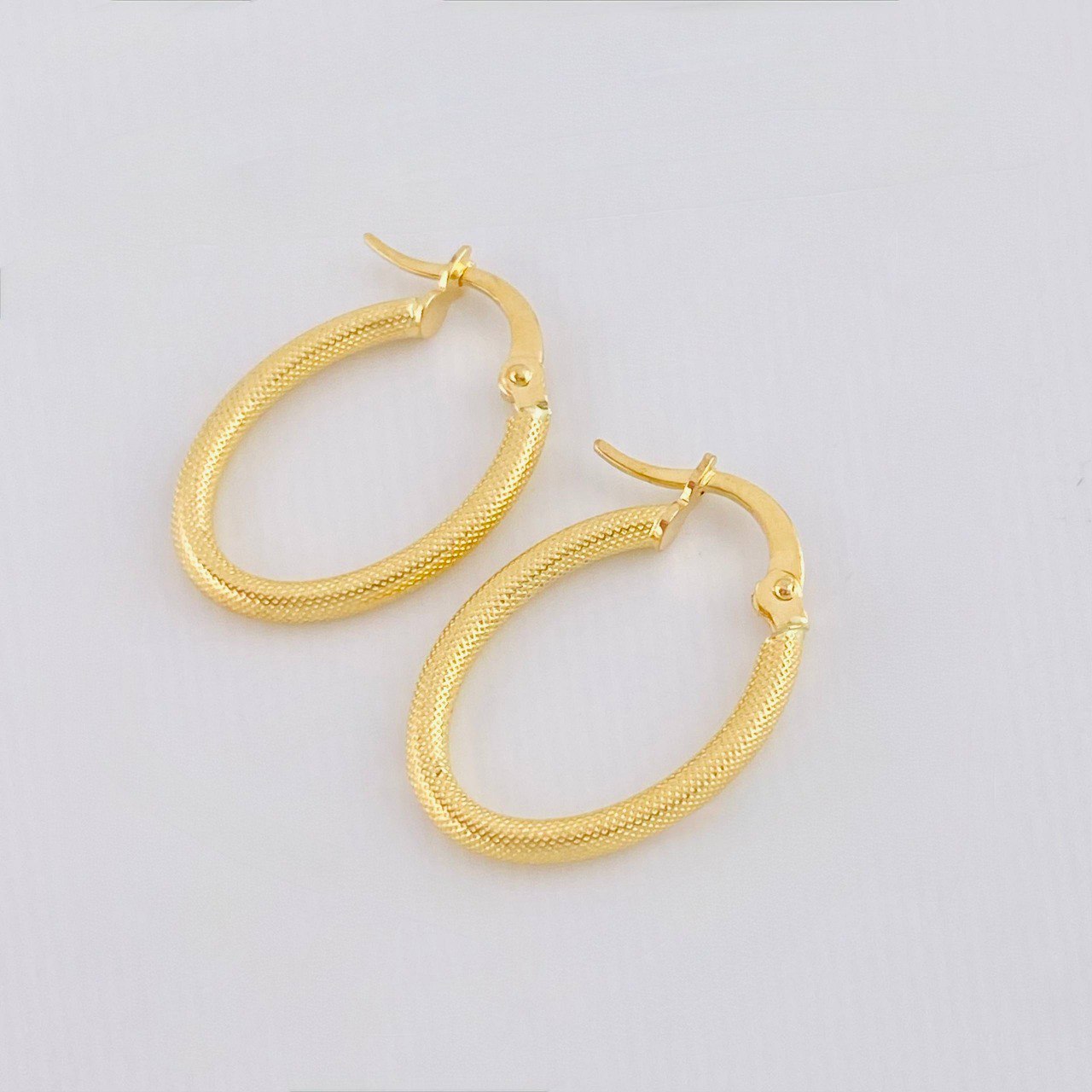 Candongas Cloe Escamada 1.35gr / 2.3cm / Oro Amarillo 18K ©