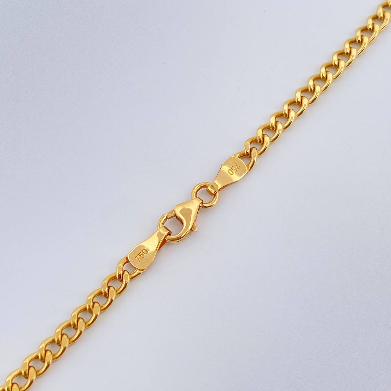 Cadena Cubana 7.7gr / 60.1cm / Oro Amarillo +1 18K $