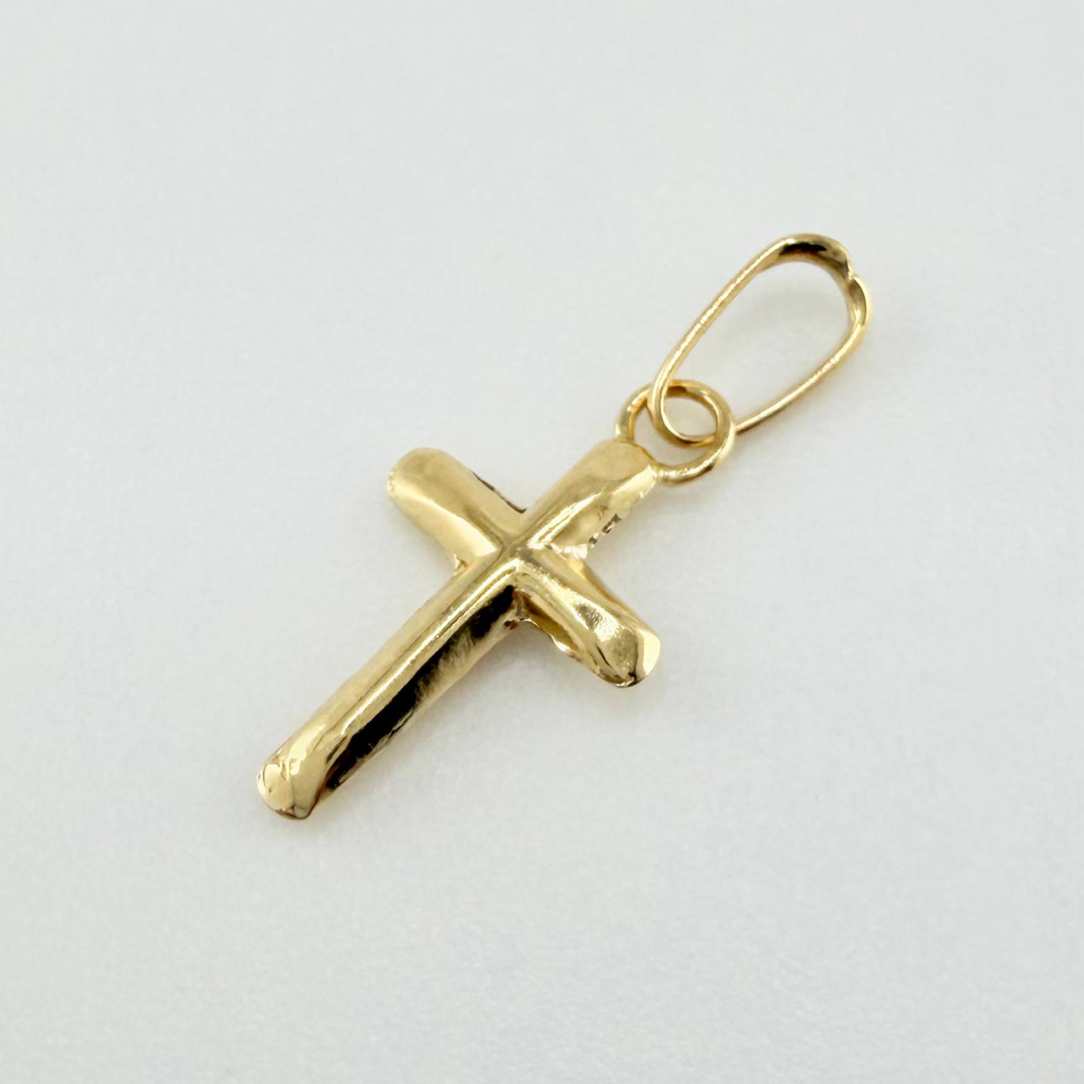 Dije Cruz Puntas Planas 0.35gr / 2cm / Oro Amarillo 18K *