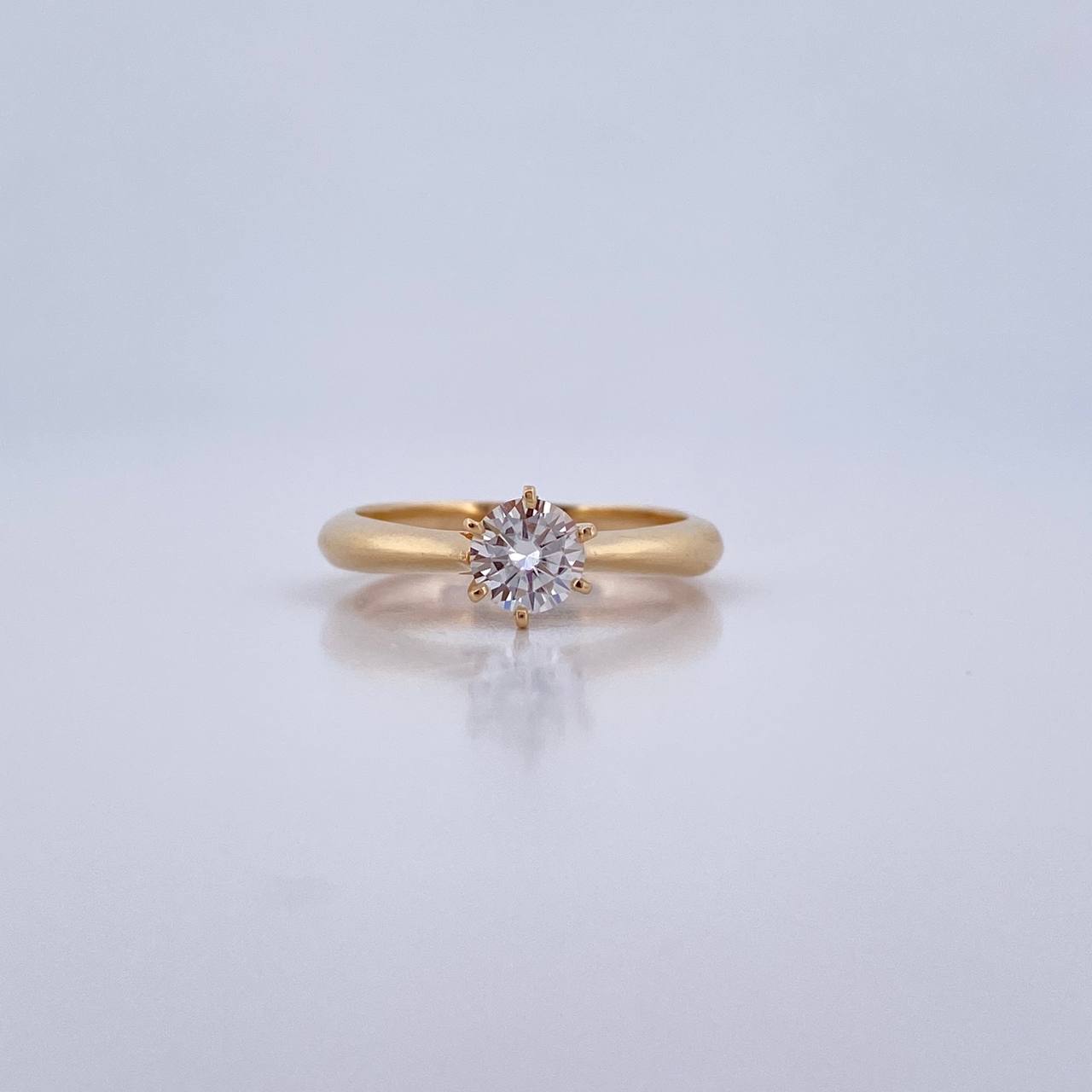 Anillo Solitario Linea Curva 2.7gr Moissanita 39 pts / T5 1/2 / Oro 18K &