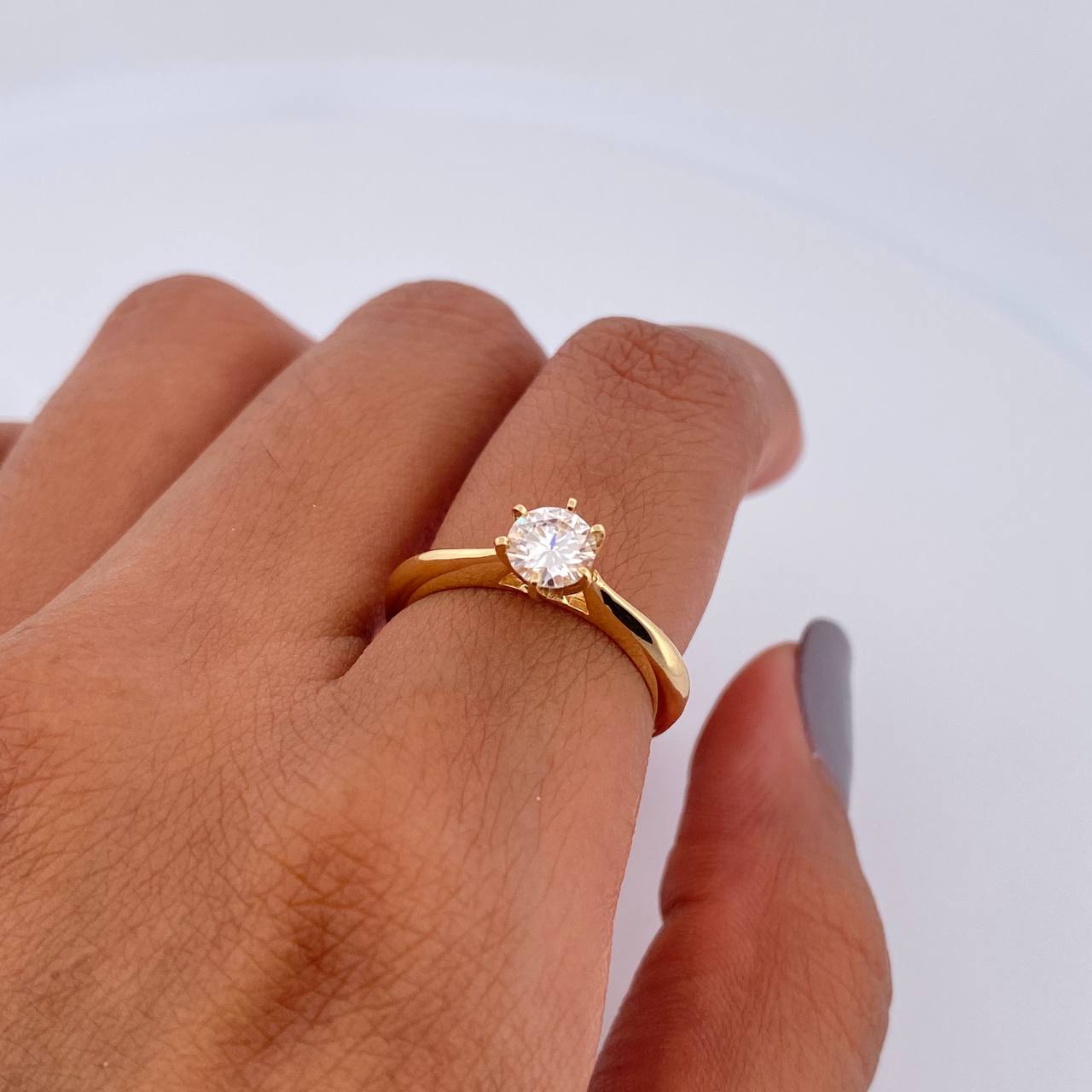 Anillo Solitario Linea Curva 2.7gr Moissanita 39 pts / T5 1/2 / Oro 18K &