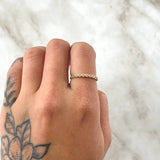 Anillo Linea De Ojos 1.4gr / T6 1/4 / Circones Blancos Oro Amarillo 18K