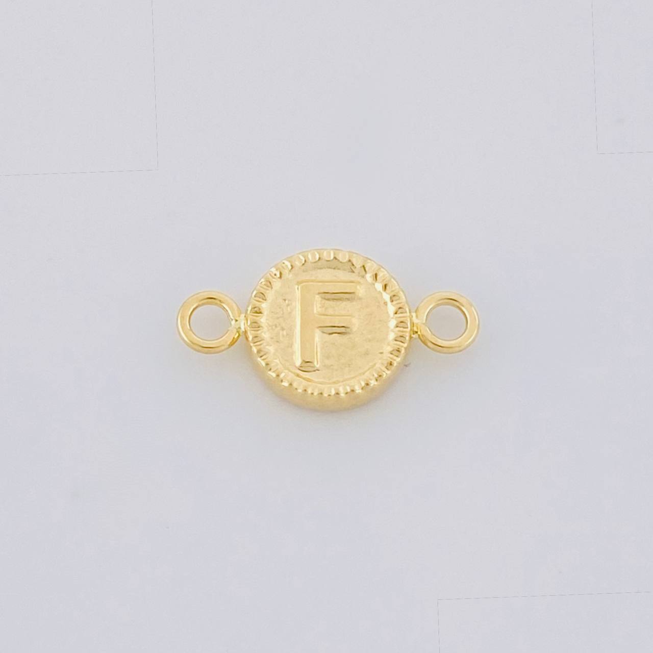 Herraje Letra F Marco Bordeado 0.45g / 1.5cm Oro Amarillo 18K
