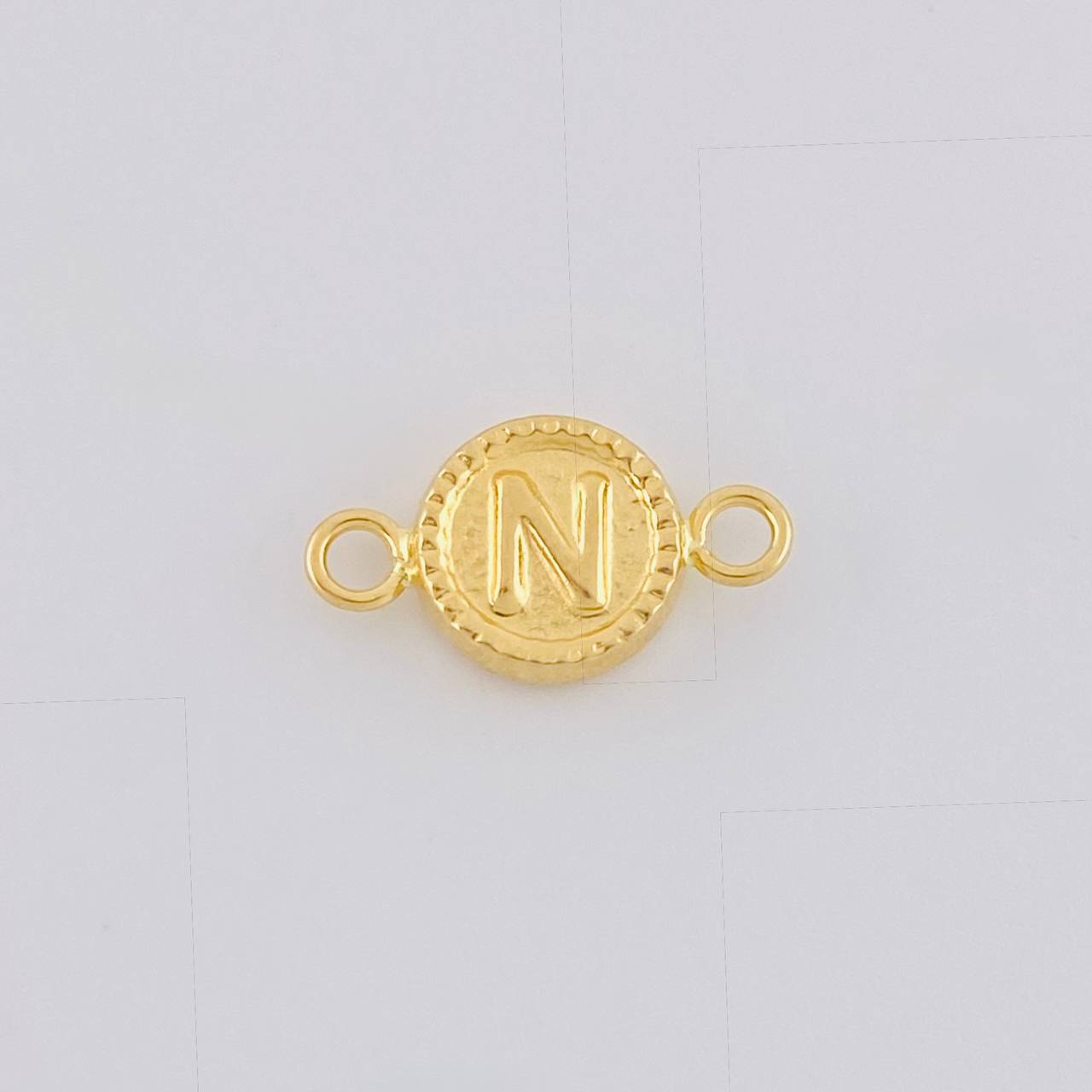 Herraje Letra N Marco Bordeado 0.45g / 1.5cm Oro Amarillo 18K