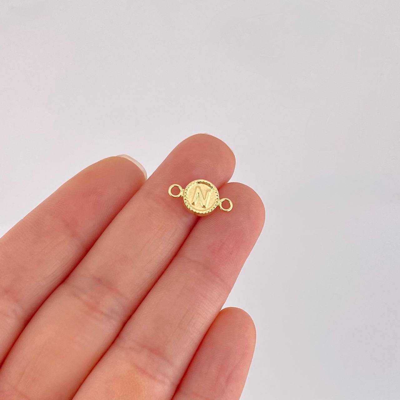 Herraje Letra N Marco Bordeado 0.45g / 1.5cm Oro Amarillo 18K
