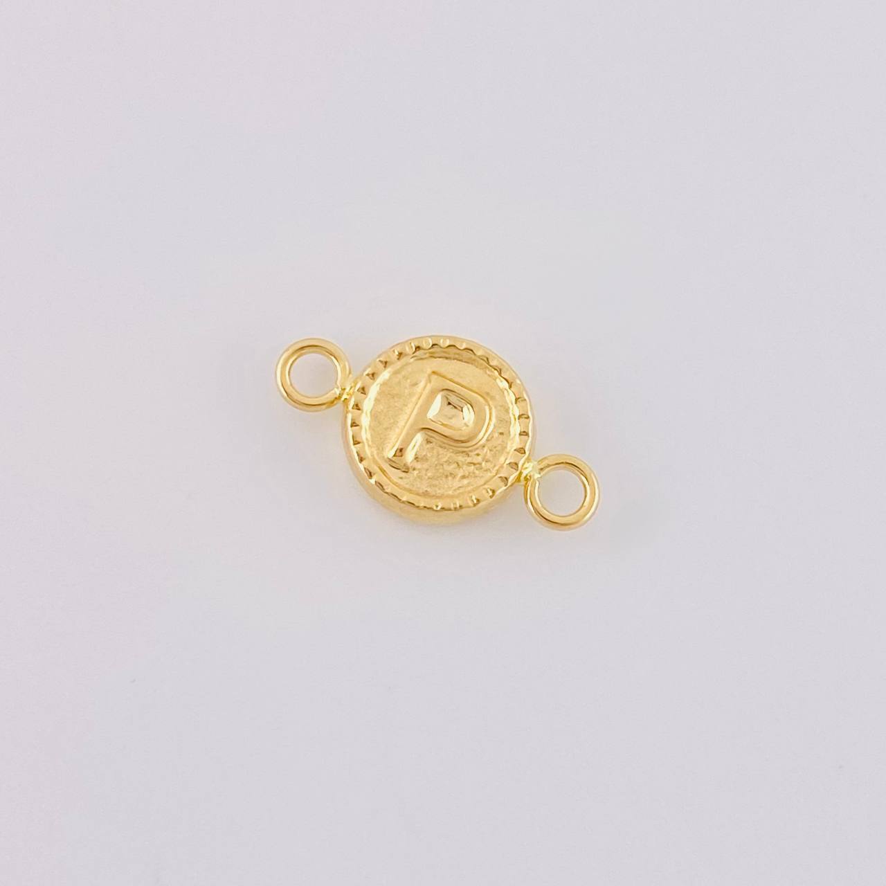 Herraje Letra P Marco Bordeado 0.45g / 1.5cm Oro Amarillo 18K