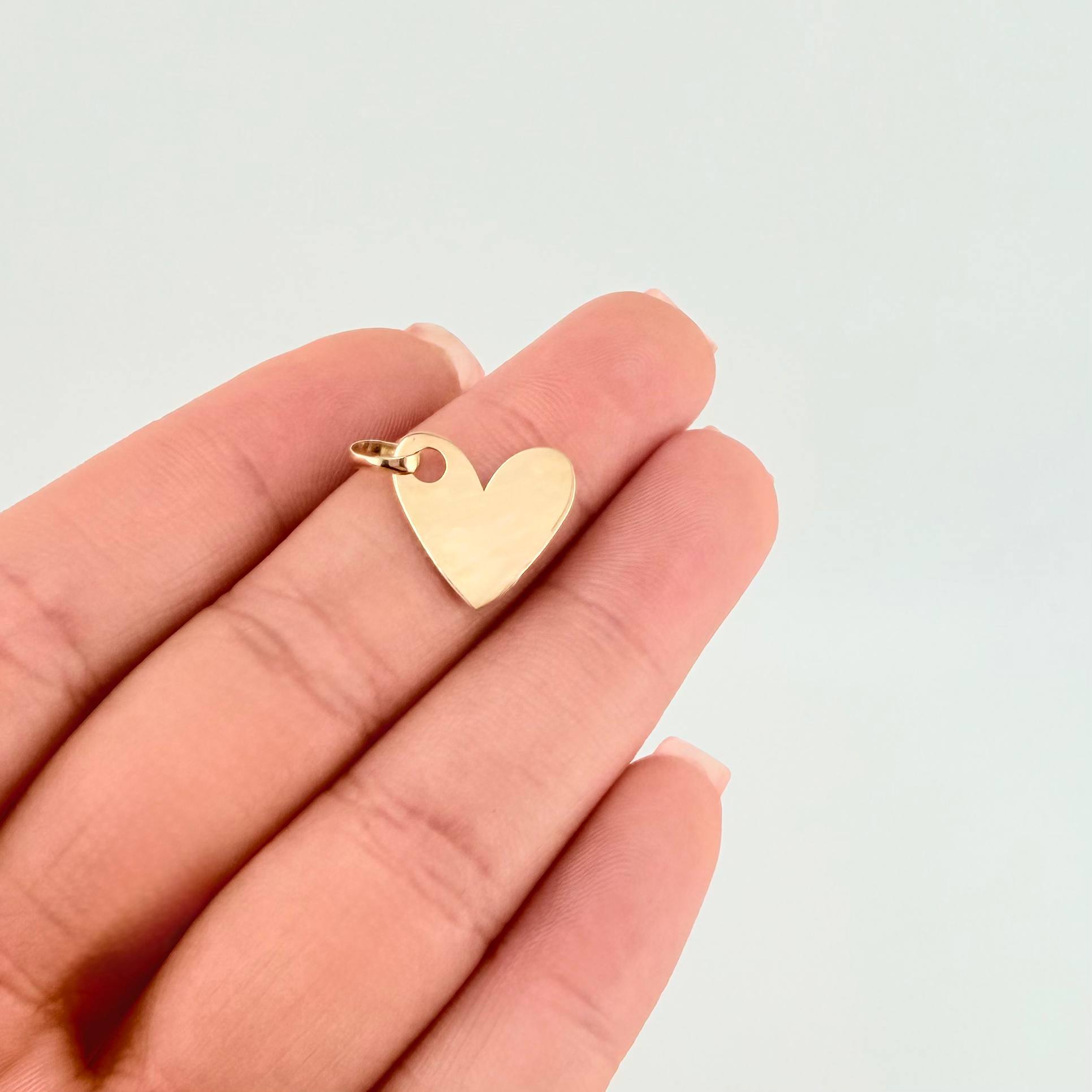 Dije Placa Corazón 0.55 g / 1.5 cm Oro Amarillo 18K