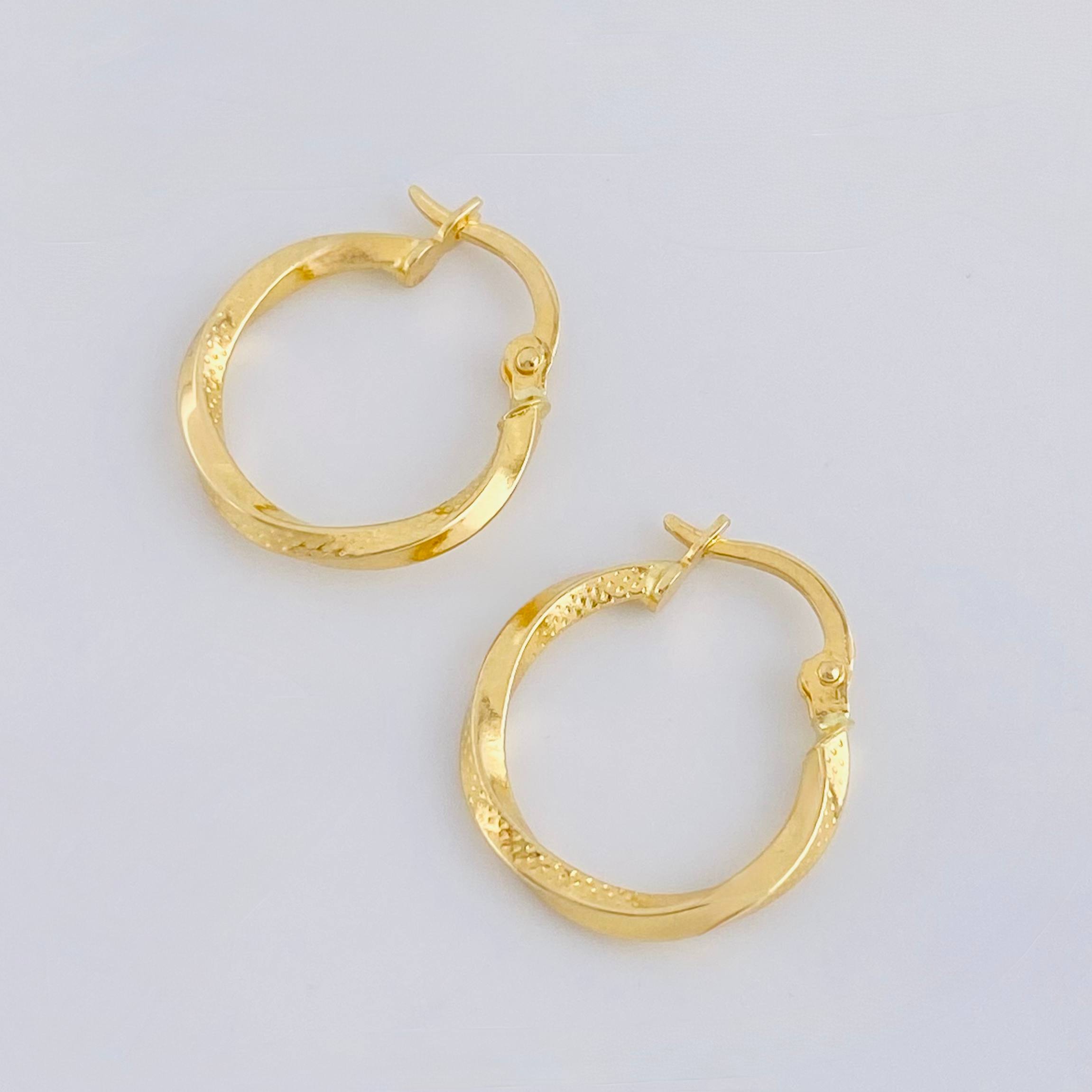 Candongas Cari Punteada 1.05gr / 1.8cm / Oro Amarillo 18K