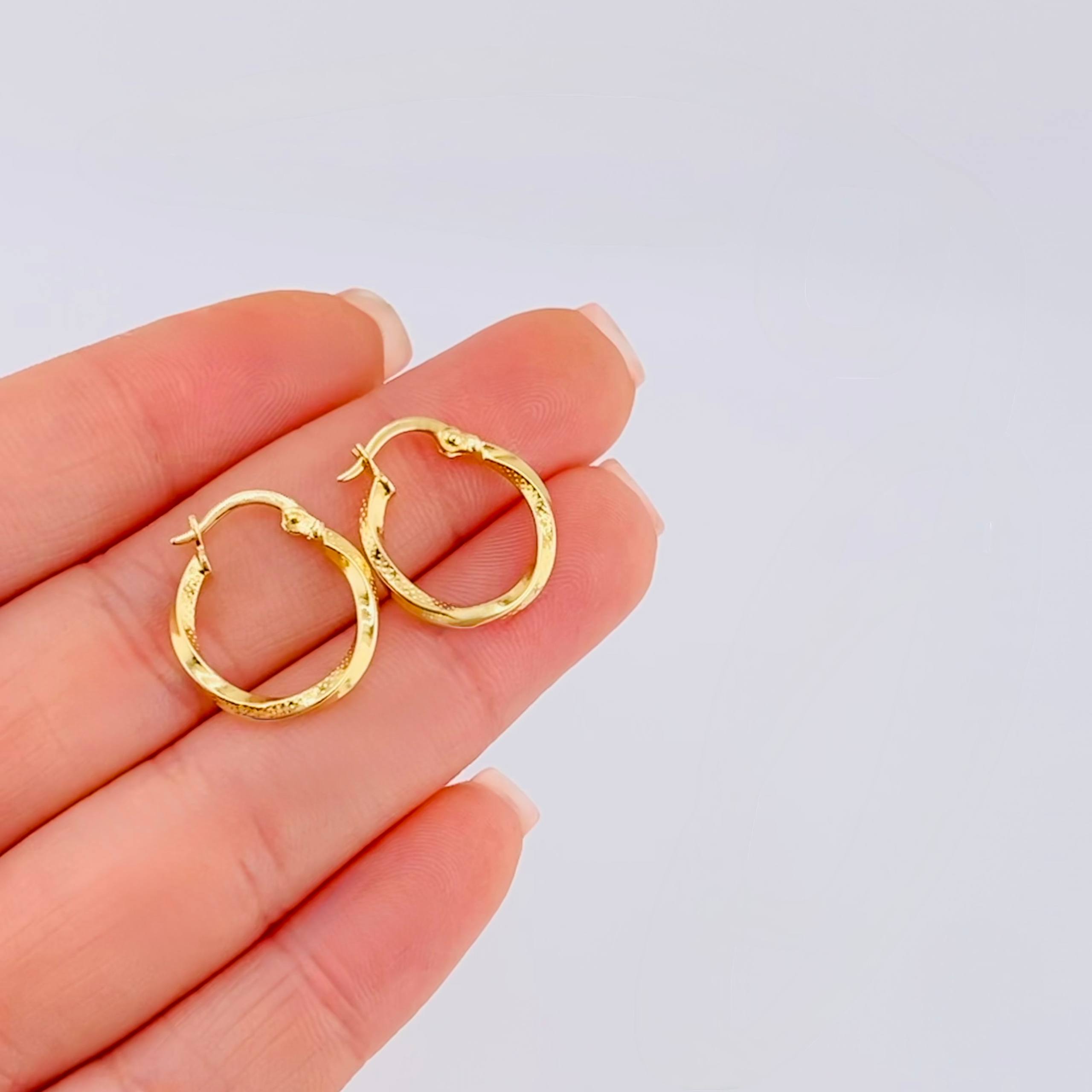 Candongas Cari Punteada 1.05gr / 1.8cm / Oro Amarillo 18K