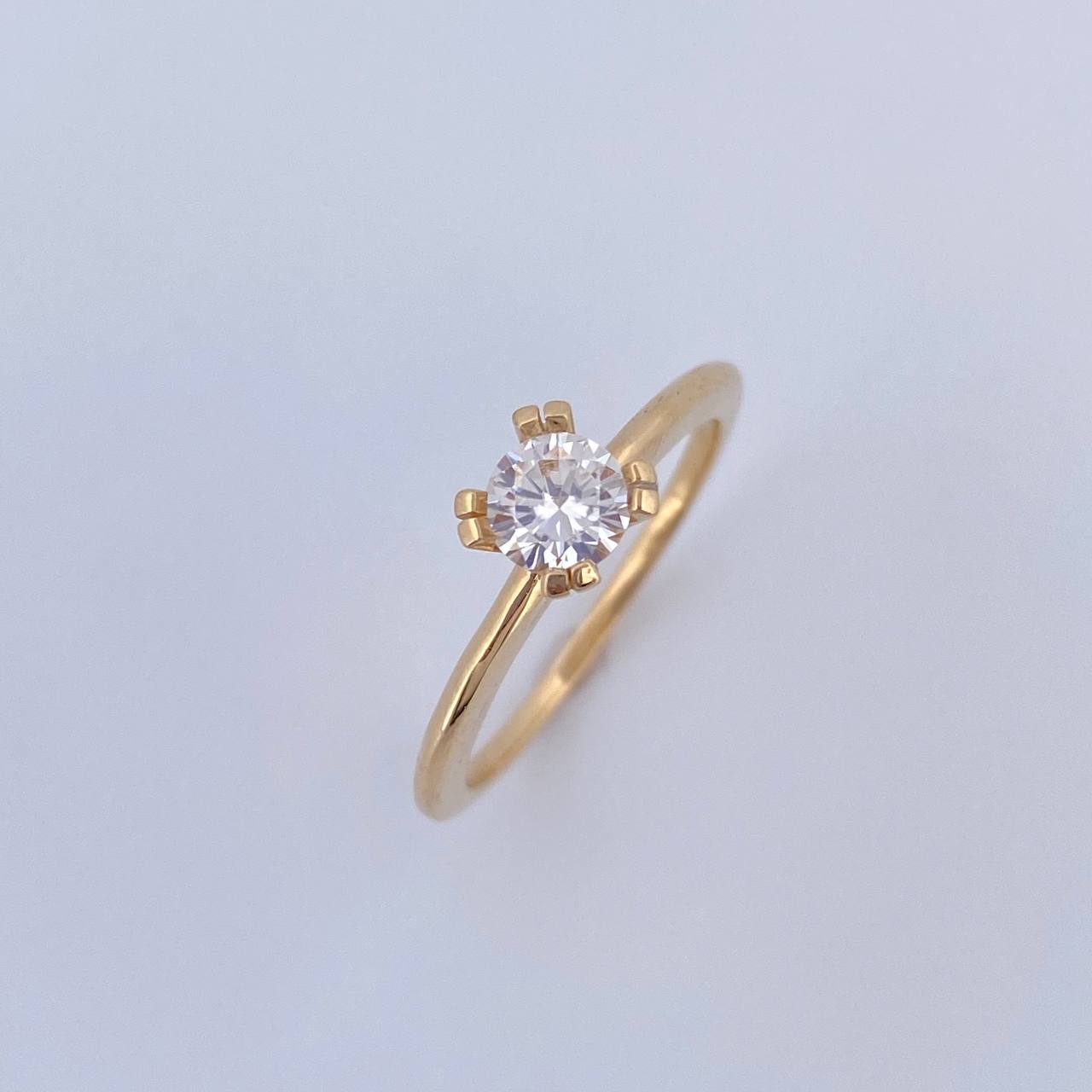 Anillo Solitario 2.9gr / T6 3/4 / Oro 18K &