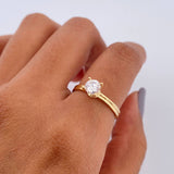 Anillo Solitario Clasico Base 2.3gr Moissanita 40 pts / T5 1/2 / Oro 18K &