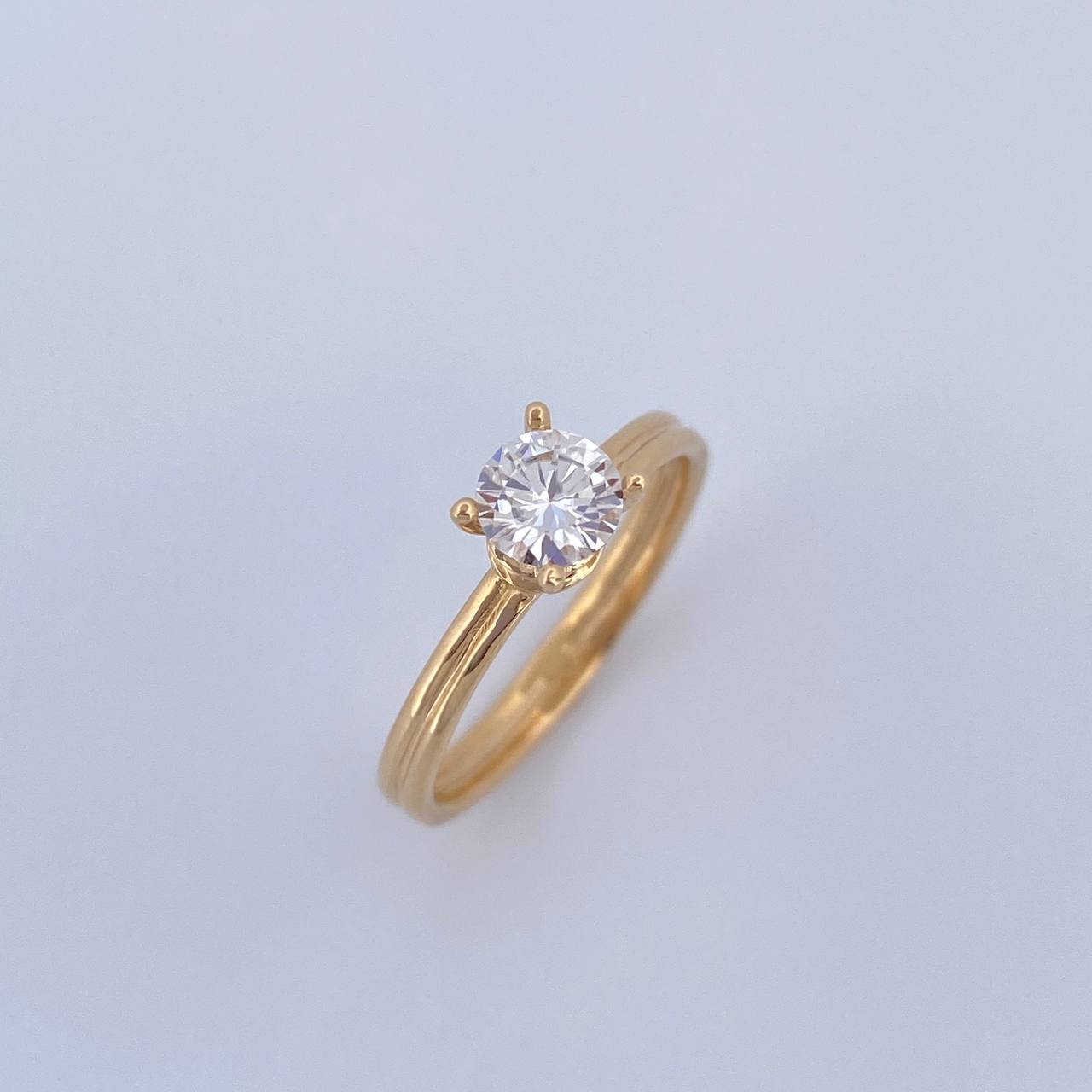 Anillo Solitario Clasico Base 2.3gr Moissanita 40 pts / T5 1/2 / Oro 18K &