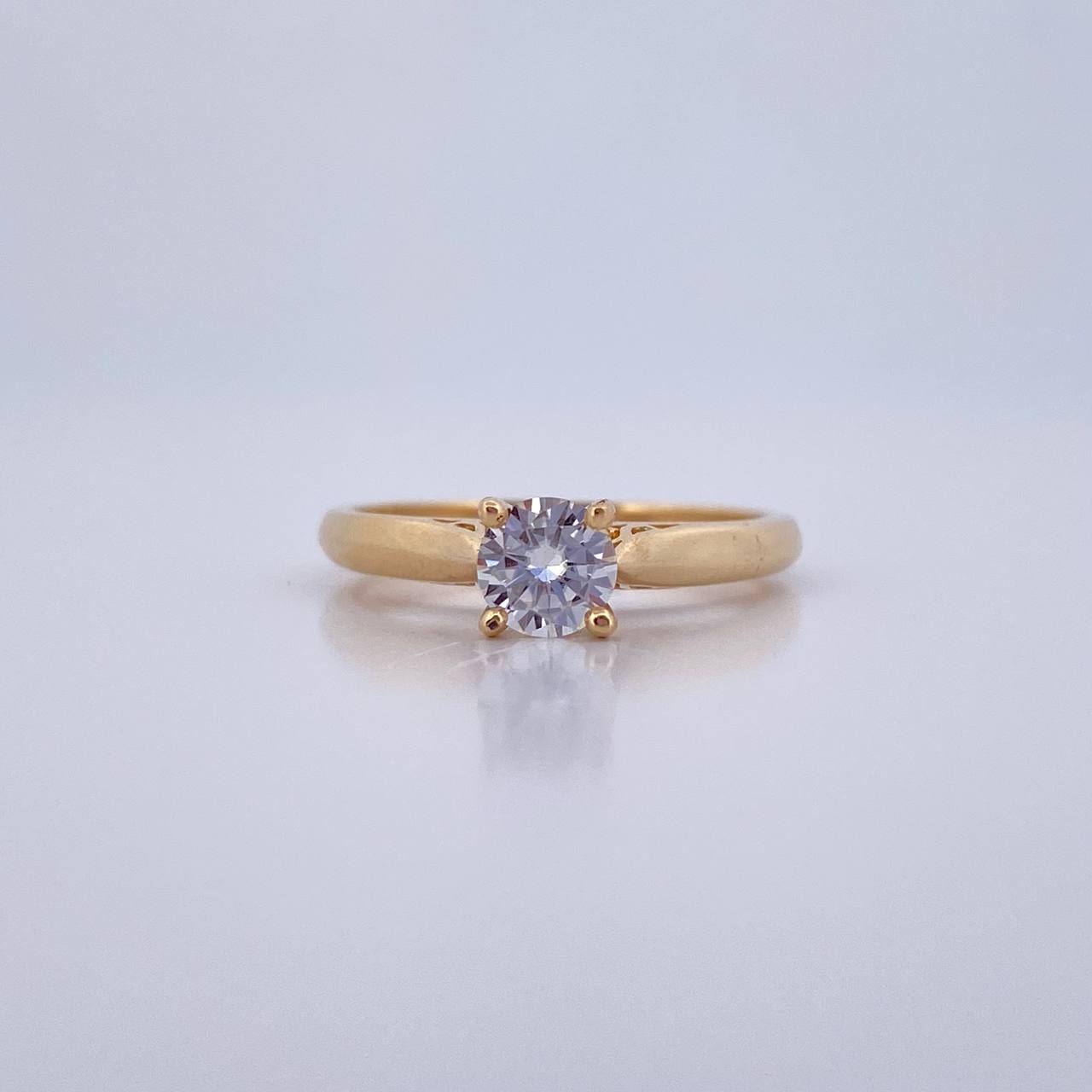 Anillo Solitario Puente 2.65gr Moissanita 53 pts / T6 1/2 / Oro 18K &
