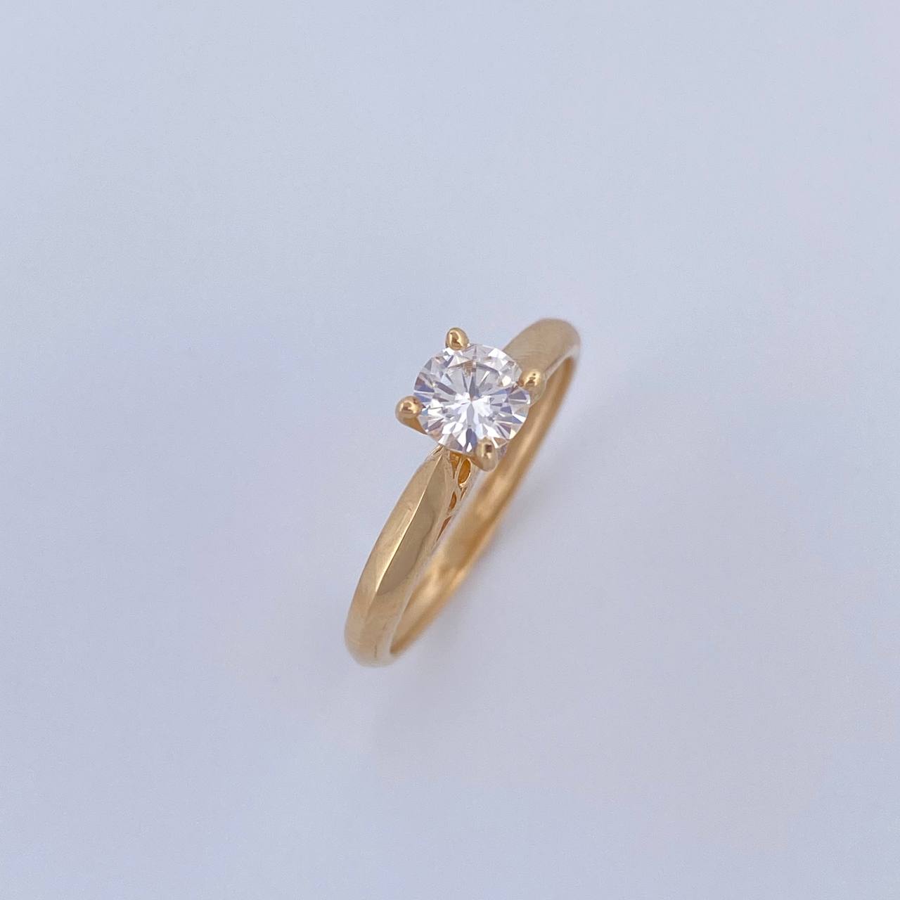 Anillo Solitario Puente 2.65gr Moissanita 53 pts / T6 1/2 / Oro 18K &