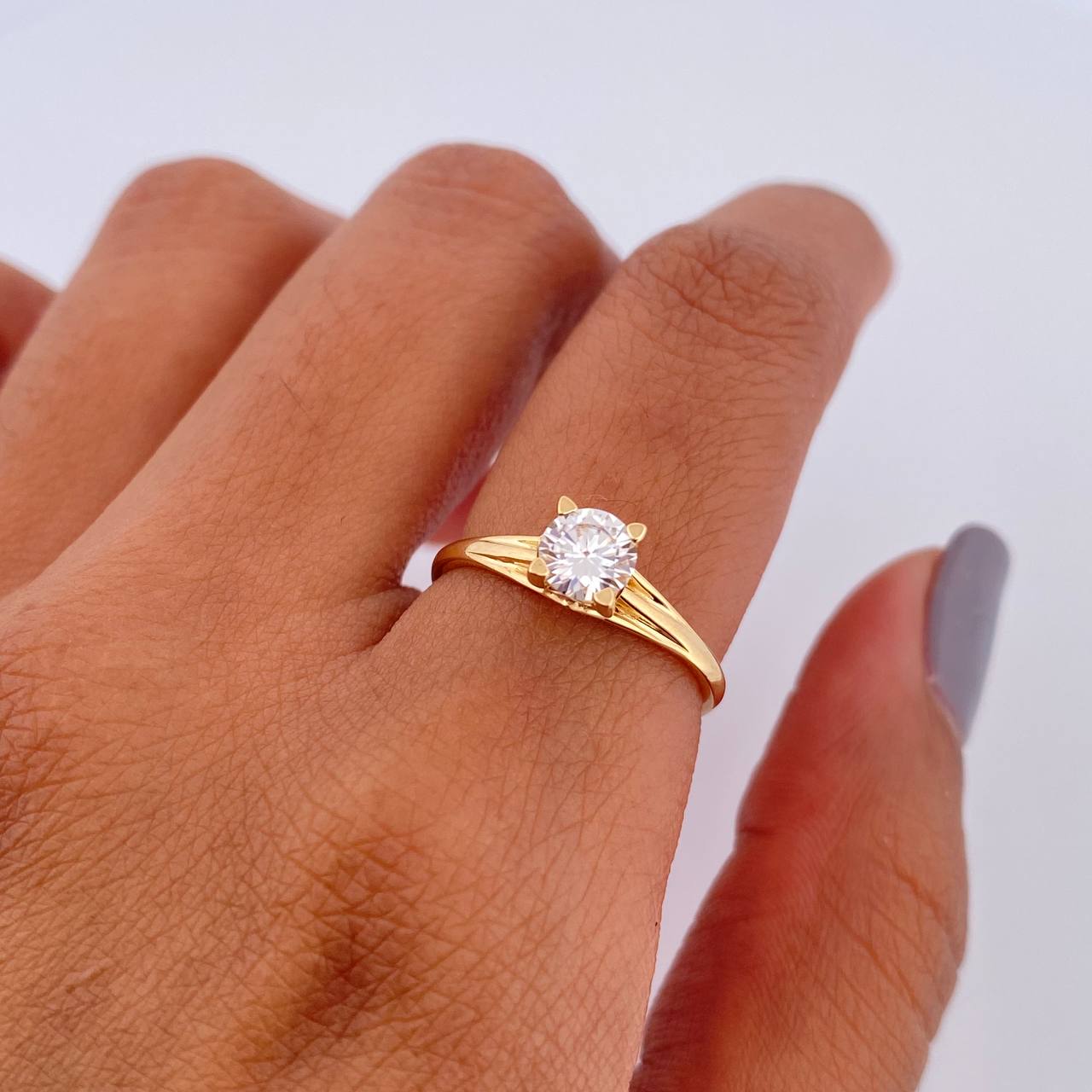 Anillo Solitario Linea Rombo 1.9gr / T6 3/4 / Oro 18K &