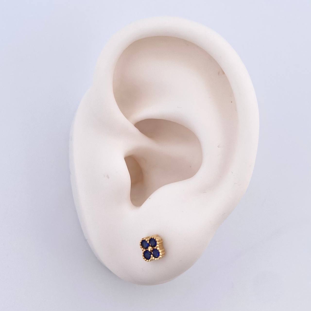Topos Flor Borde Texturizado 1.35gr / 5.2mm Circones Azul Broche Mariposa Oro Amarillo 18K