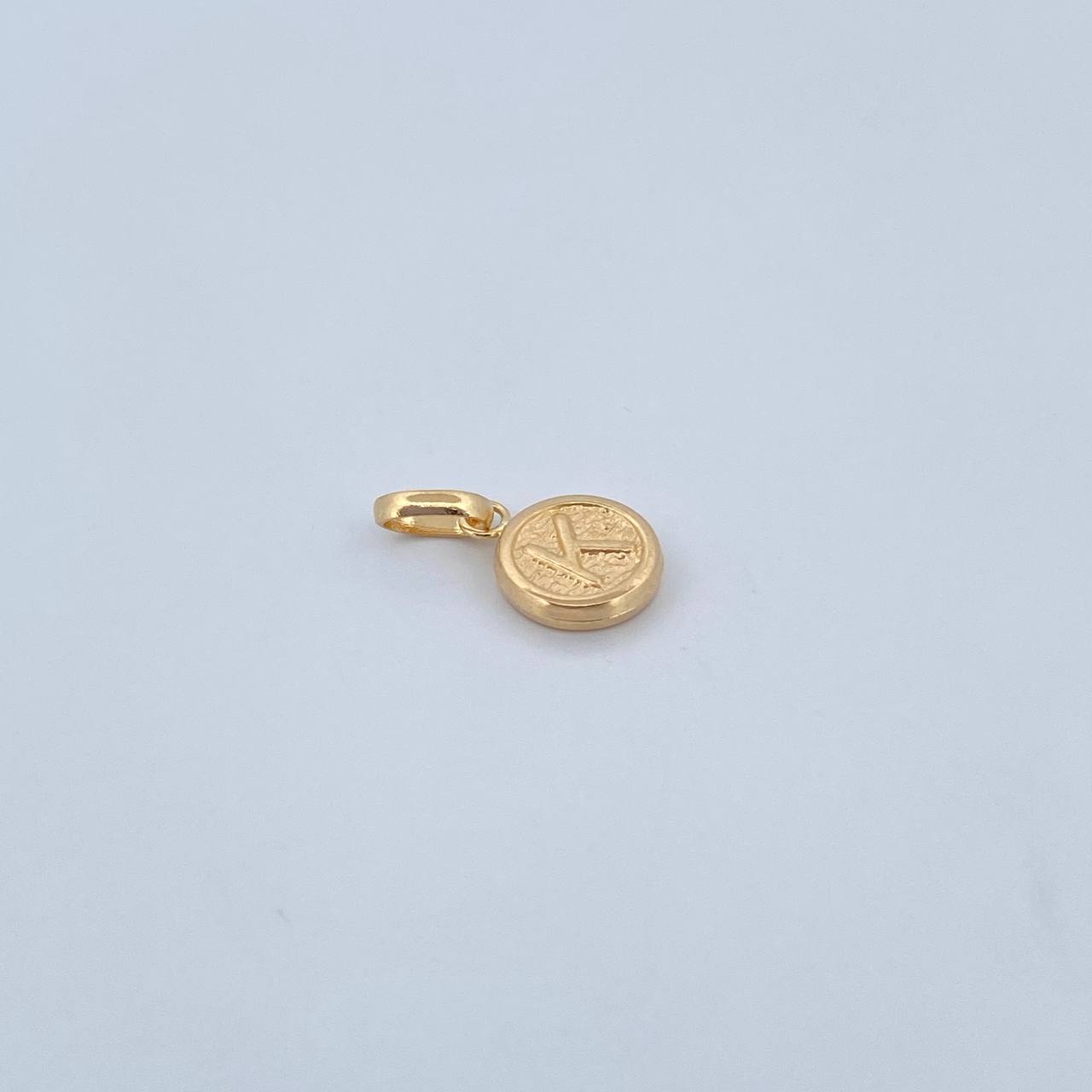 Dije Letra K 0.4gr / 1.4cm / Troquelado Oro Amarillo 18K &