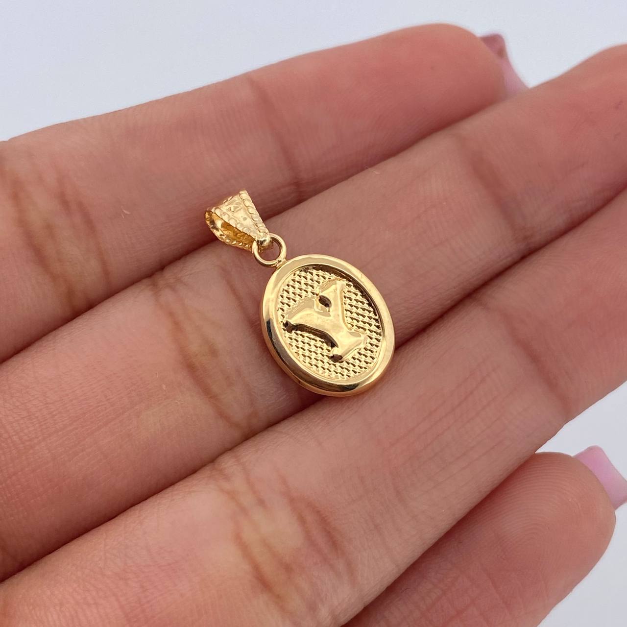 Dije Letra Y 0.45gr / 2cm / Troquelado Oro Amarillo 18K &