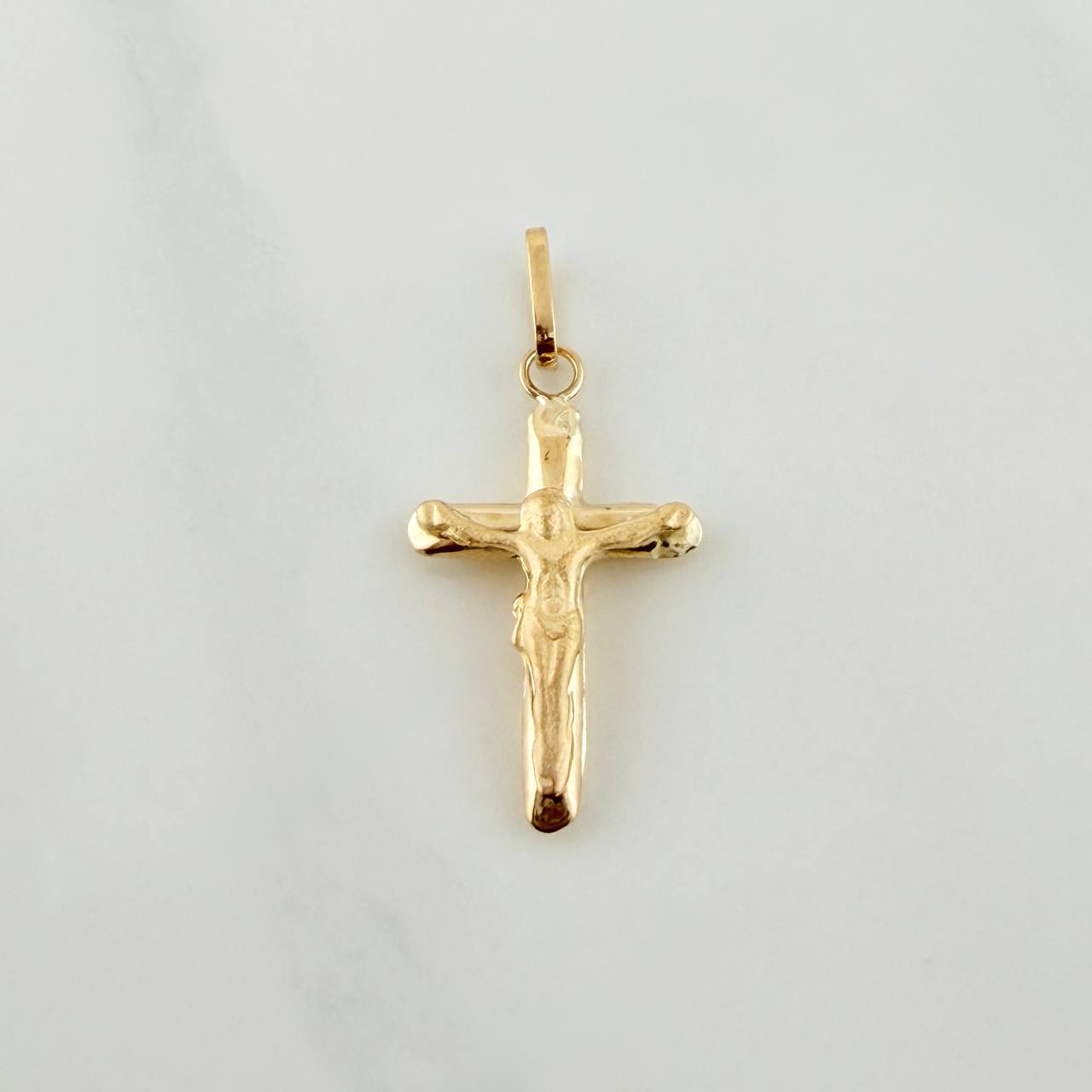 Dije Cruz Cristo 0.7gr / 3cm / Oro Amarillo 18K %
