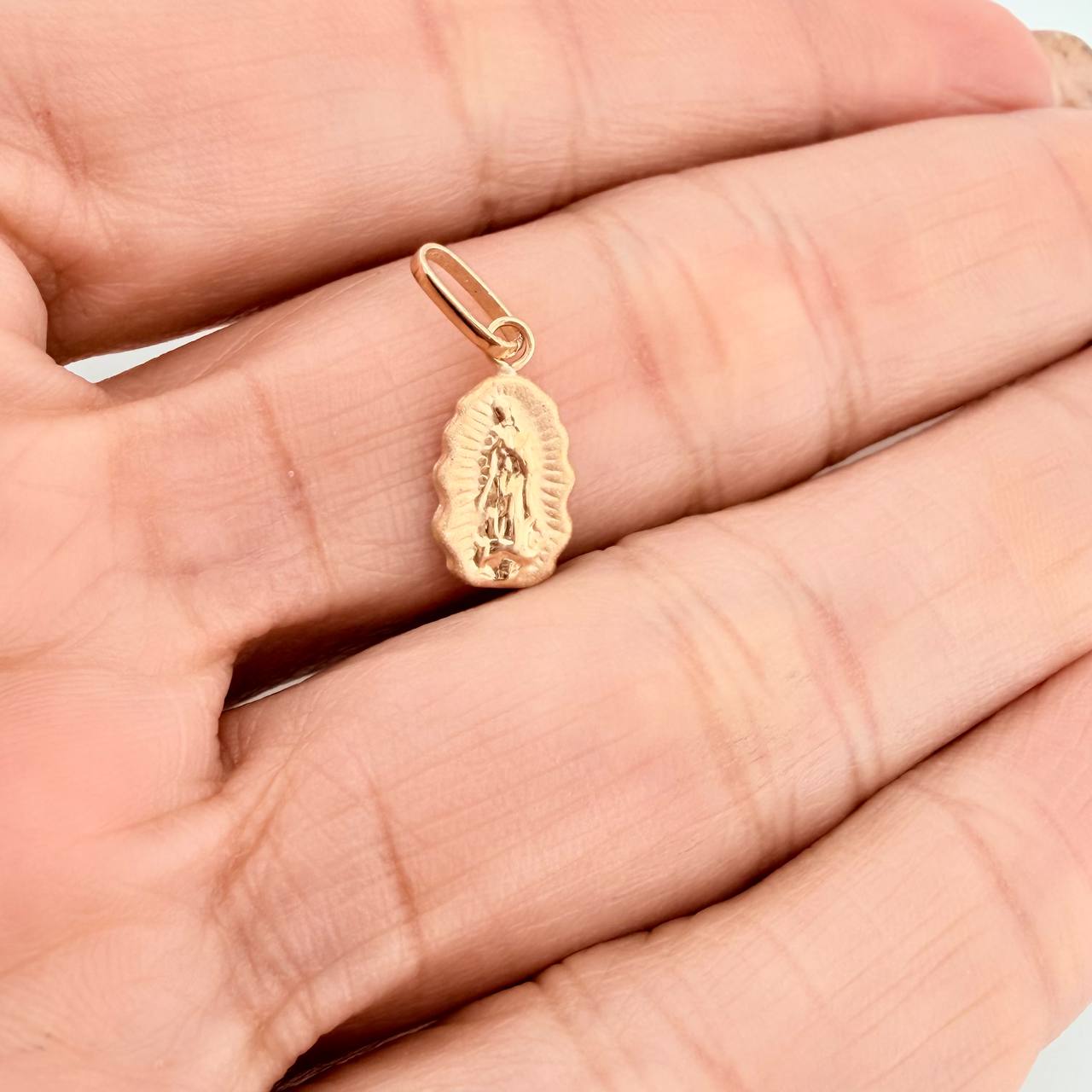 Dije Virgen Guadalupe 0.45gr / 2cm / Oro Amarillo 18K %