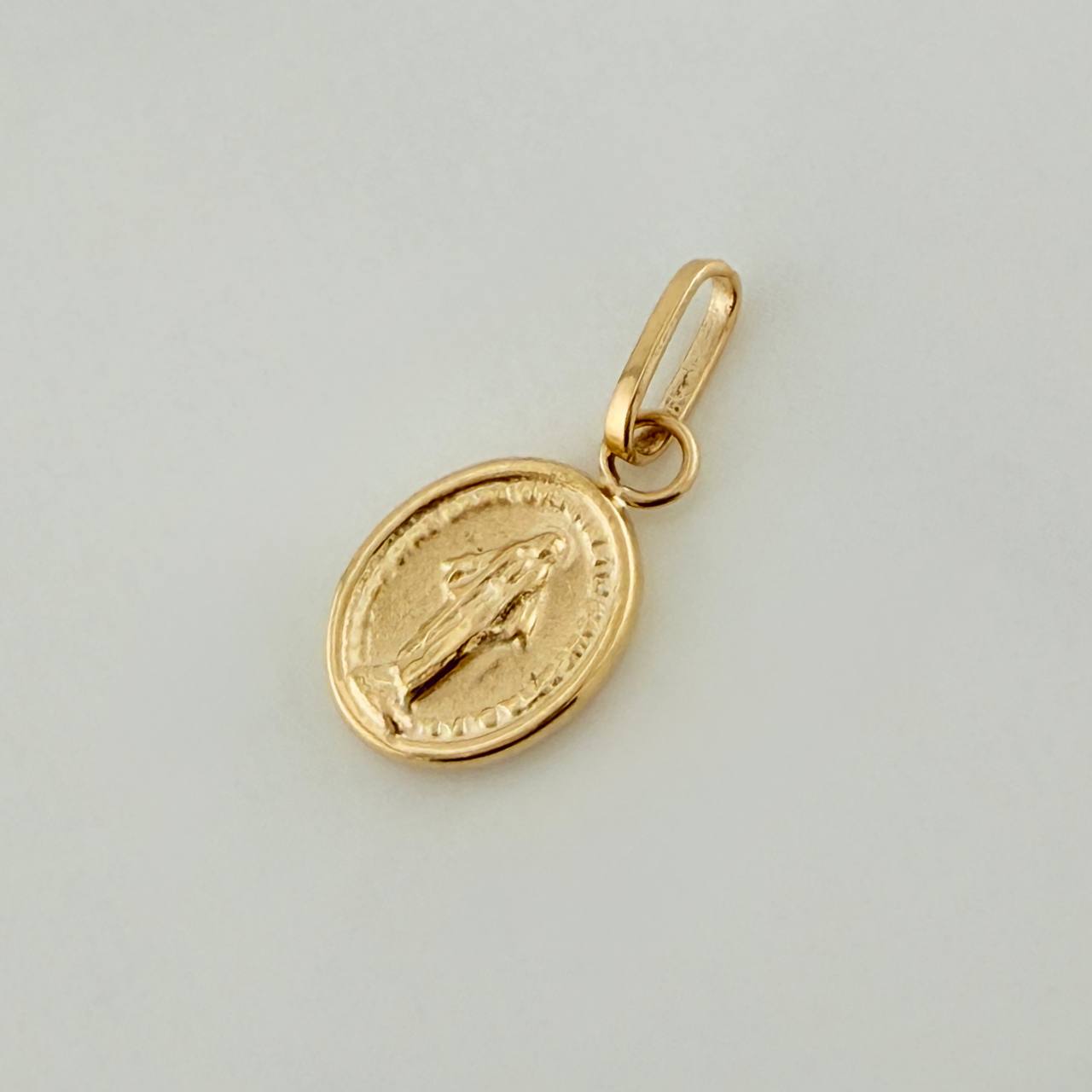 Dije Virgen Milagrosa 0.55gr / 1.4cm / Plano Oro Amarillo 18K &