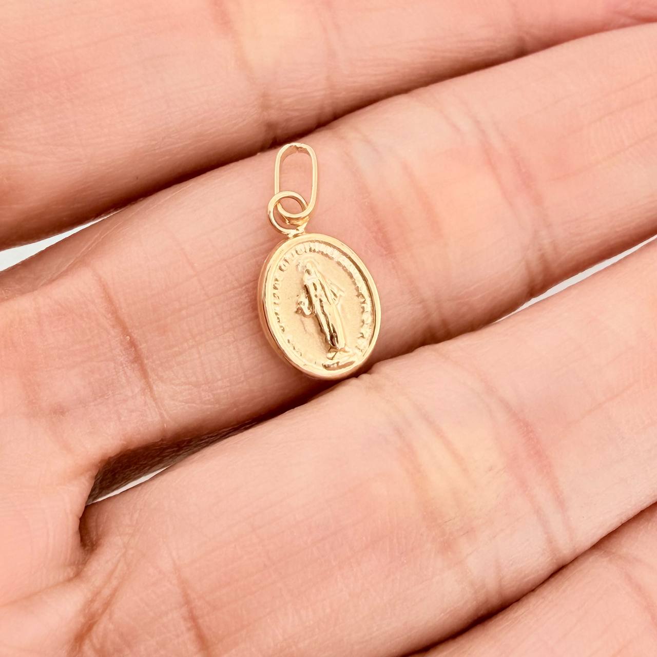 Dije Virgen Milagrosa 0.5gr / 1.5cm / Troquelado Oro Amarillo &