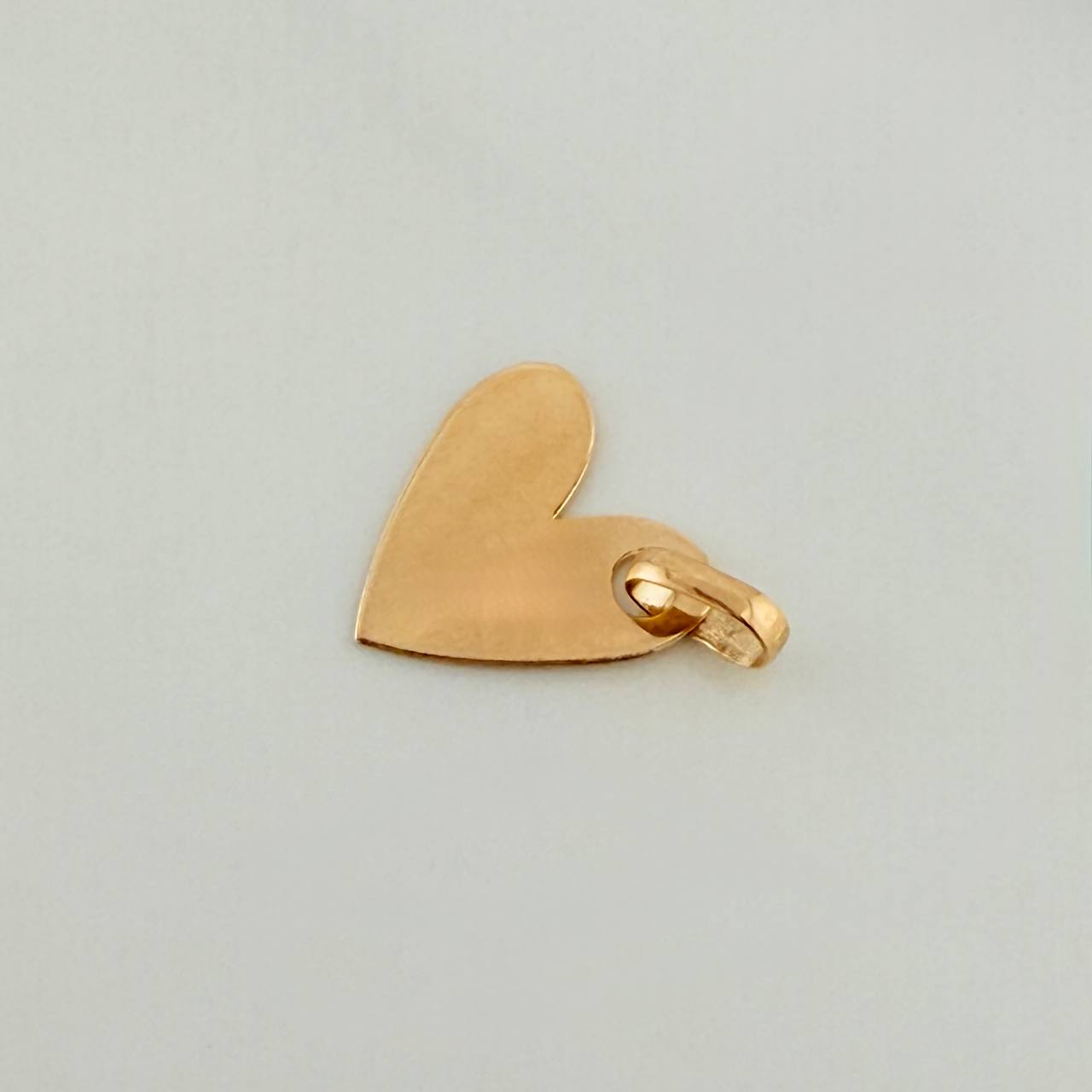 Dije Placa Corazón 0.45gr / 1.7cm / Oro Amarillo 18K %