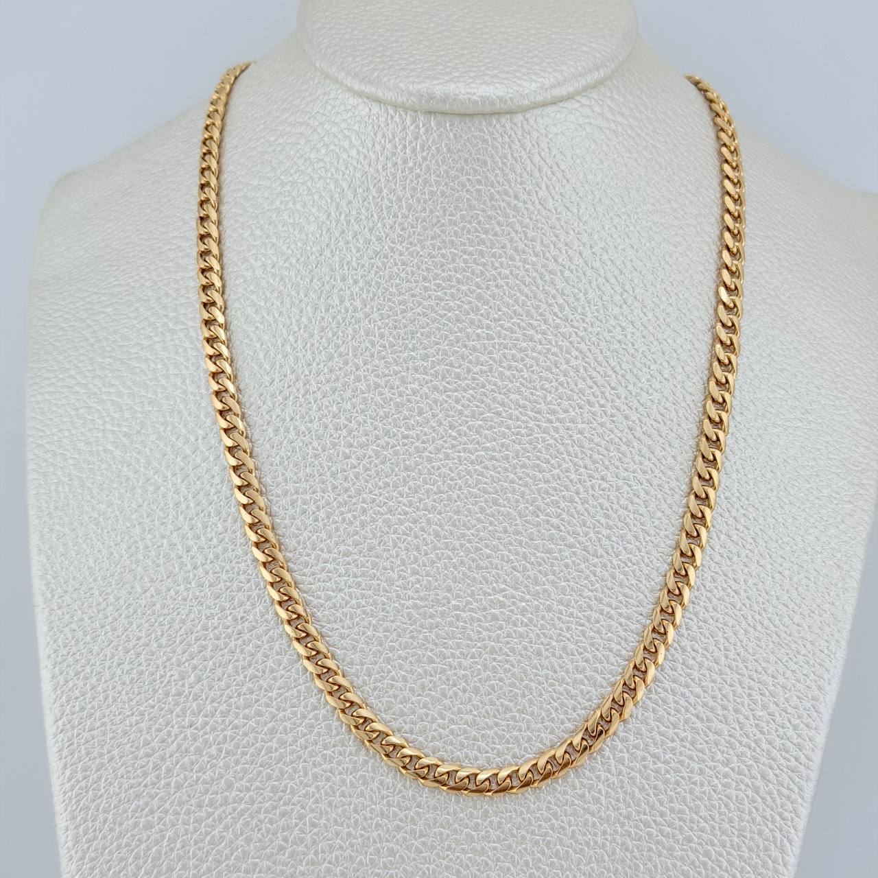 Cadena Cubana 33.02gr / 67.2cm / 4mm Oro Amarillo 18K $