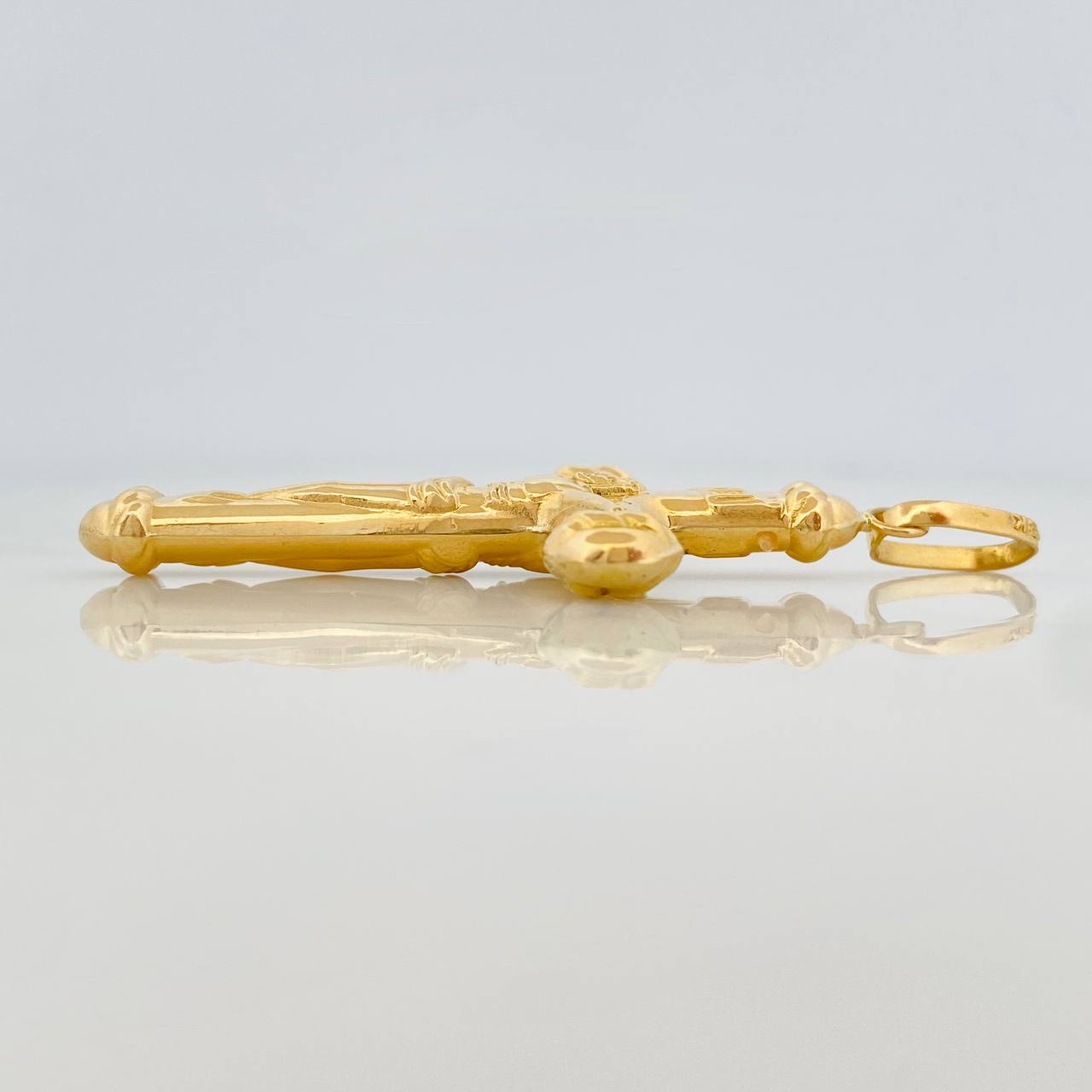 Dije Dije Cruz Cristo 3.3gr / 5.9cm / Oro Amarillo 18K