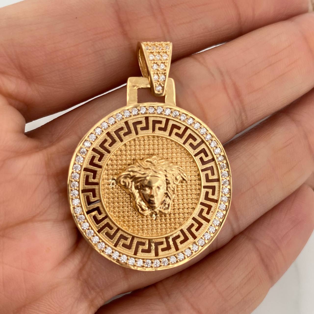 Dije Medalla Medusa 9.75gr / 4.1cm / Oro Amarillo 18K $