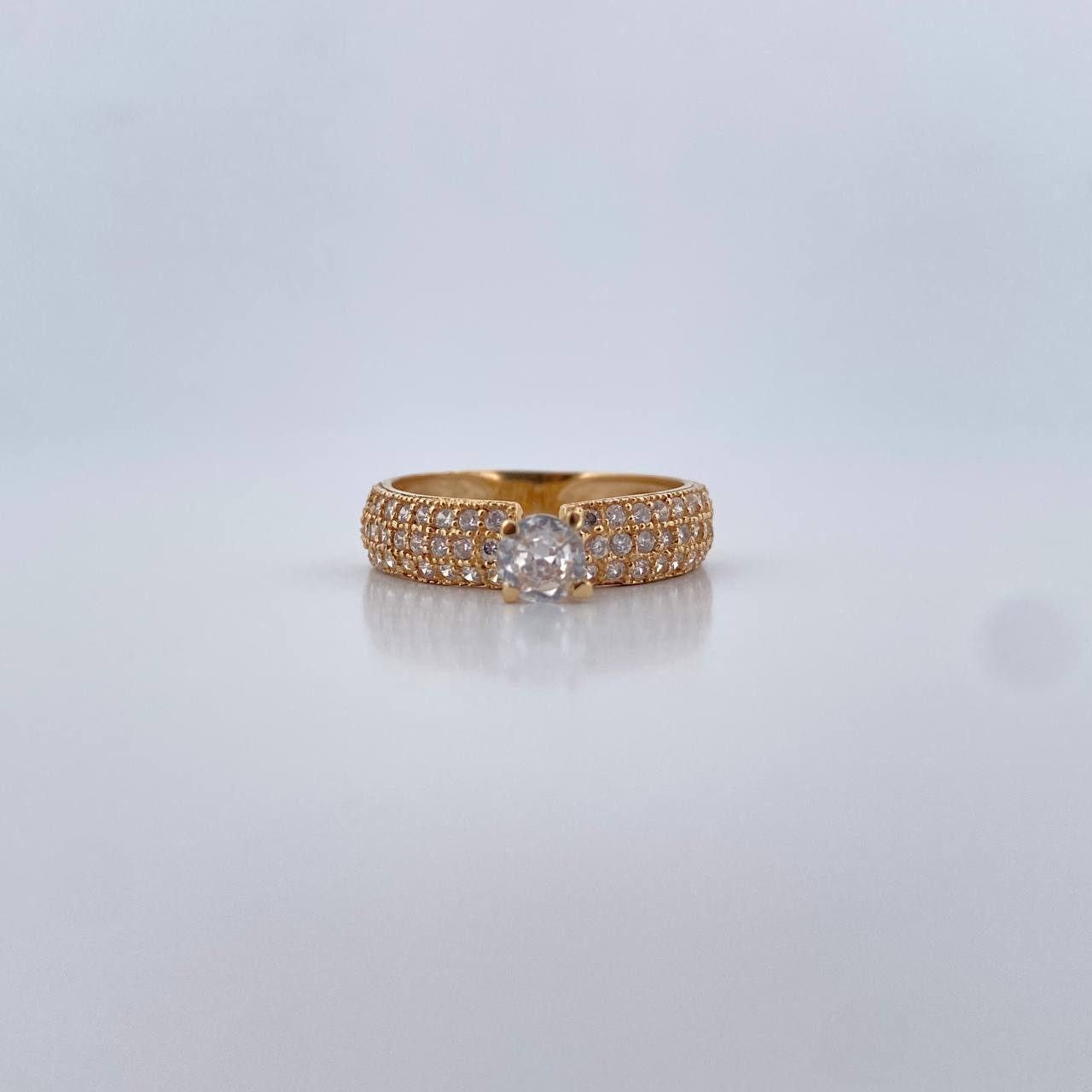 Anillo Solitario Tupido 2.85gr / T6 3/4 / Circones Blancos Oro Amarillo 18K $