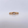 Anillo Solitario Churumbela 3.25gr / T6 1/2 / Circones Blancos Oro Amarillo 18K $