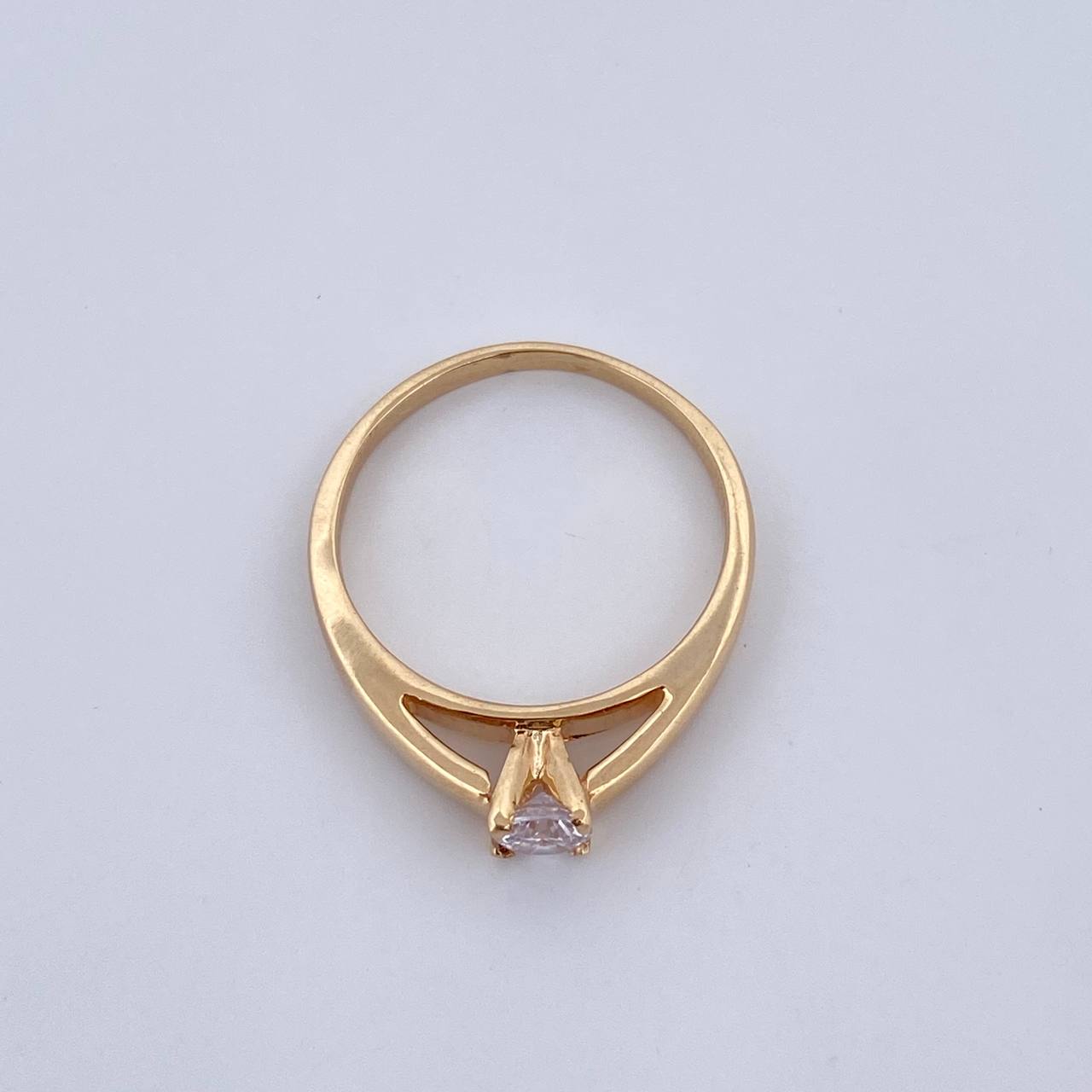 Anillo Solitario 3.9gr / T7 1/2 / Circon Blanco Oro Amarillo 18K $